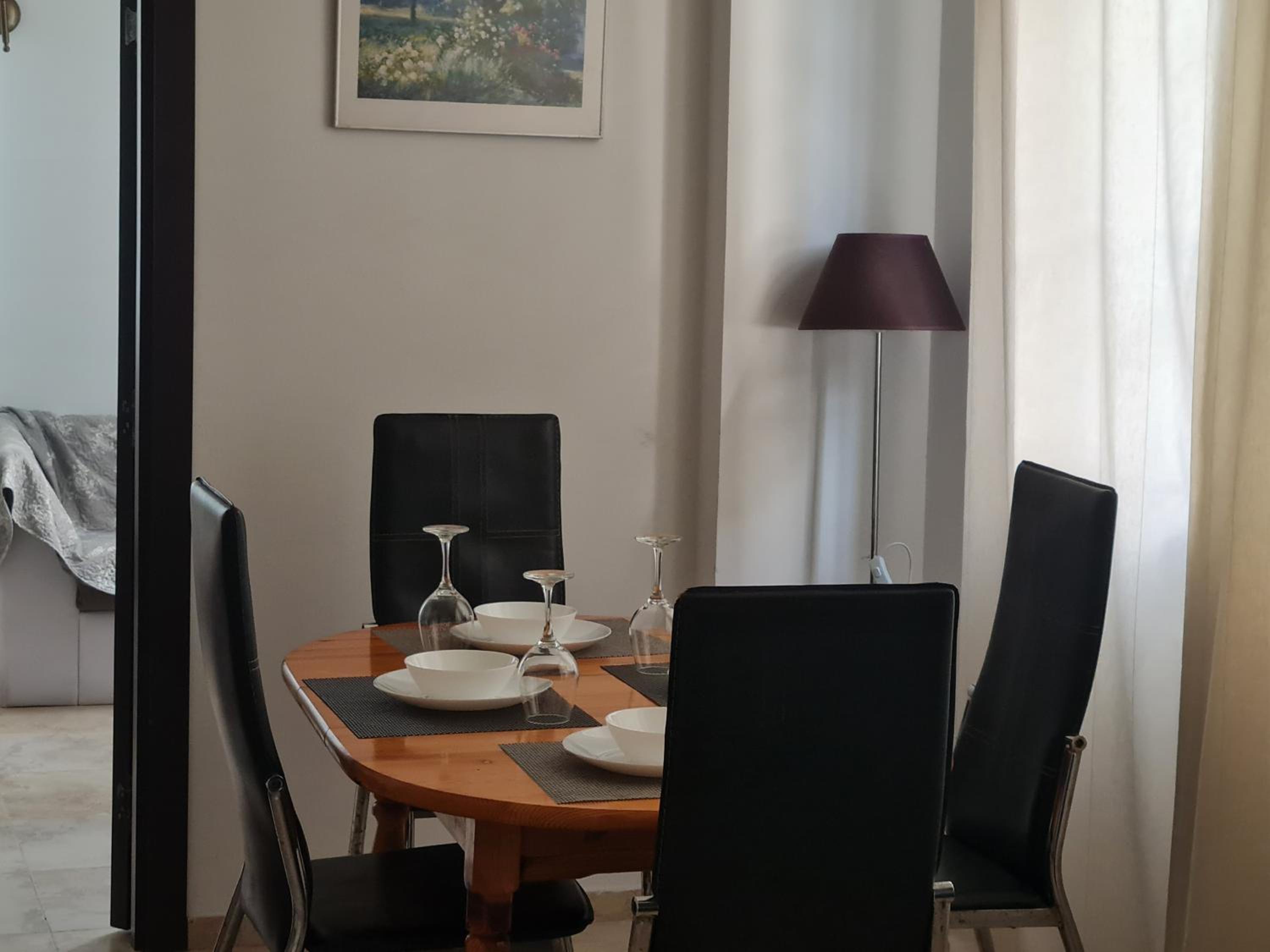 One-Bedroom Apartment photo 1