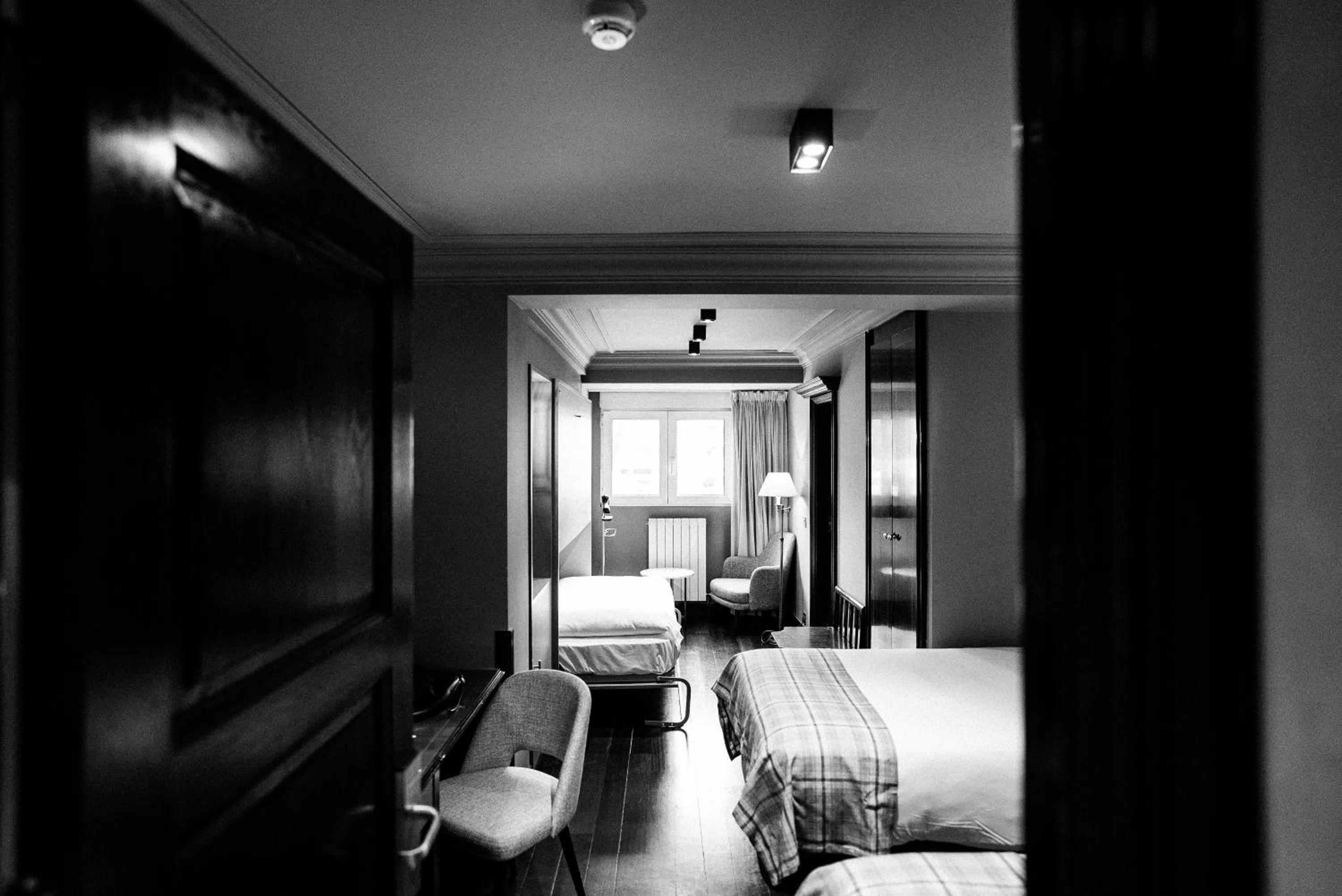 Standard Twin Room - Photo 5