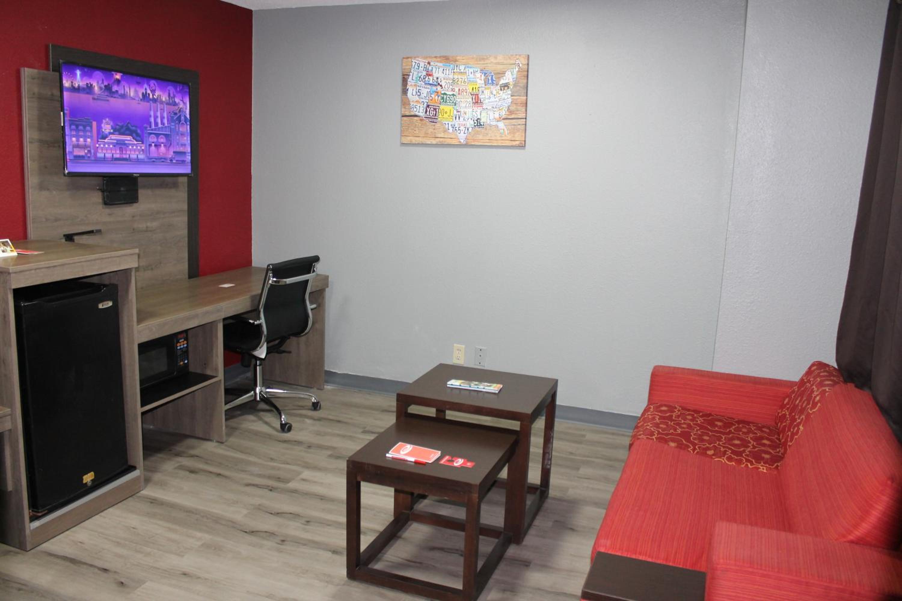 Deluxe King Suite