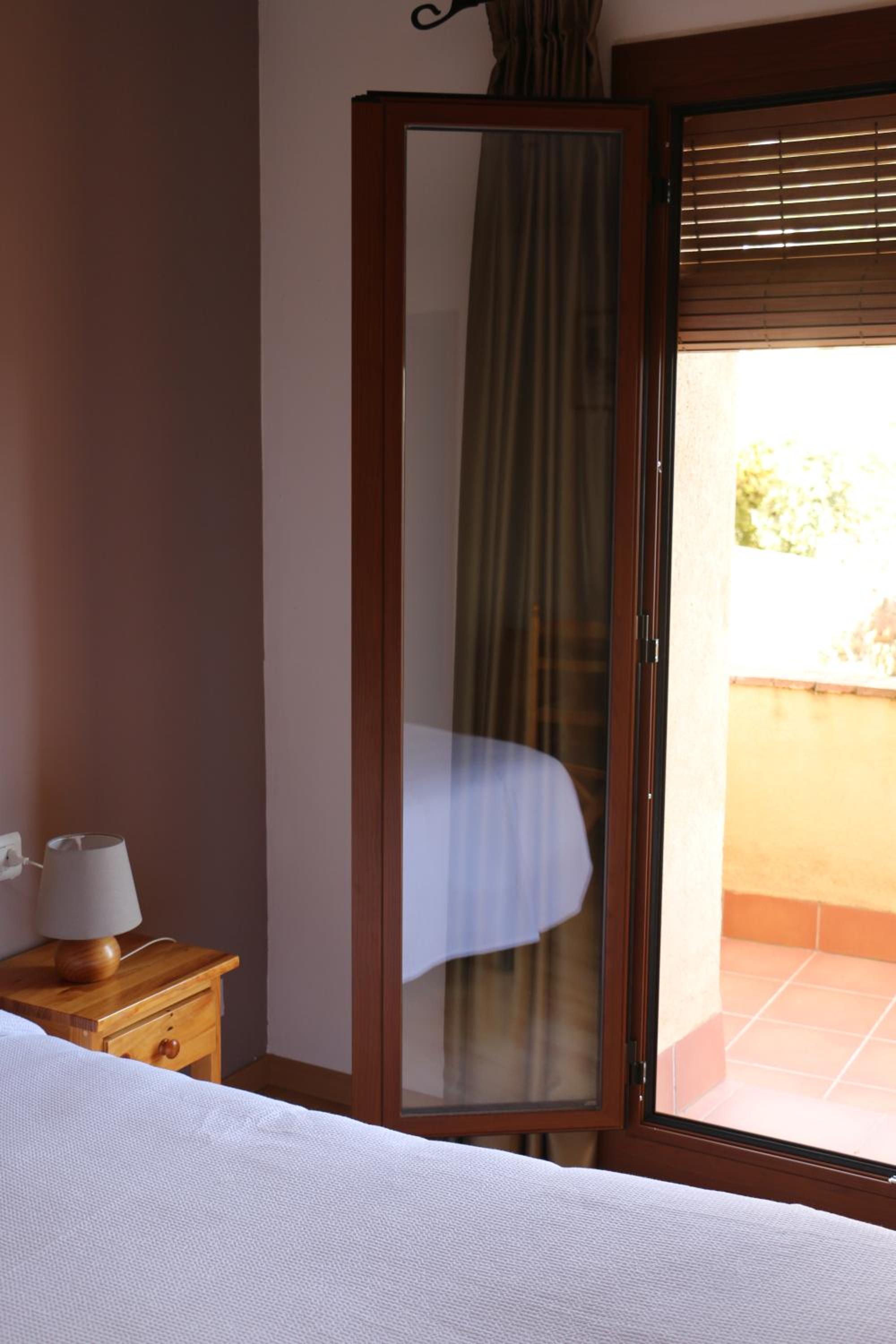 Queen Room with Balcony photo 2
