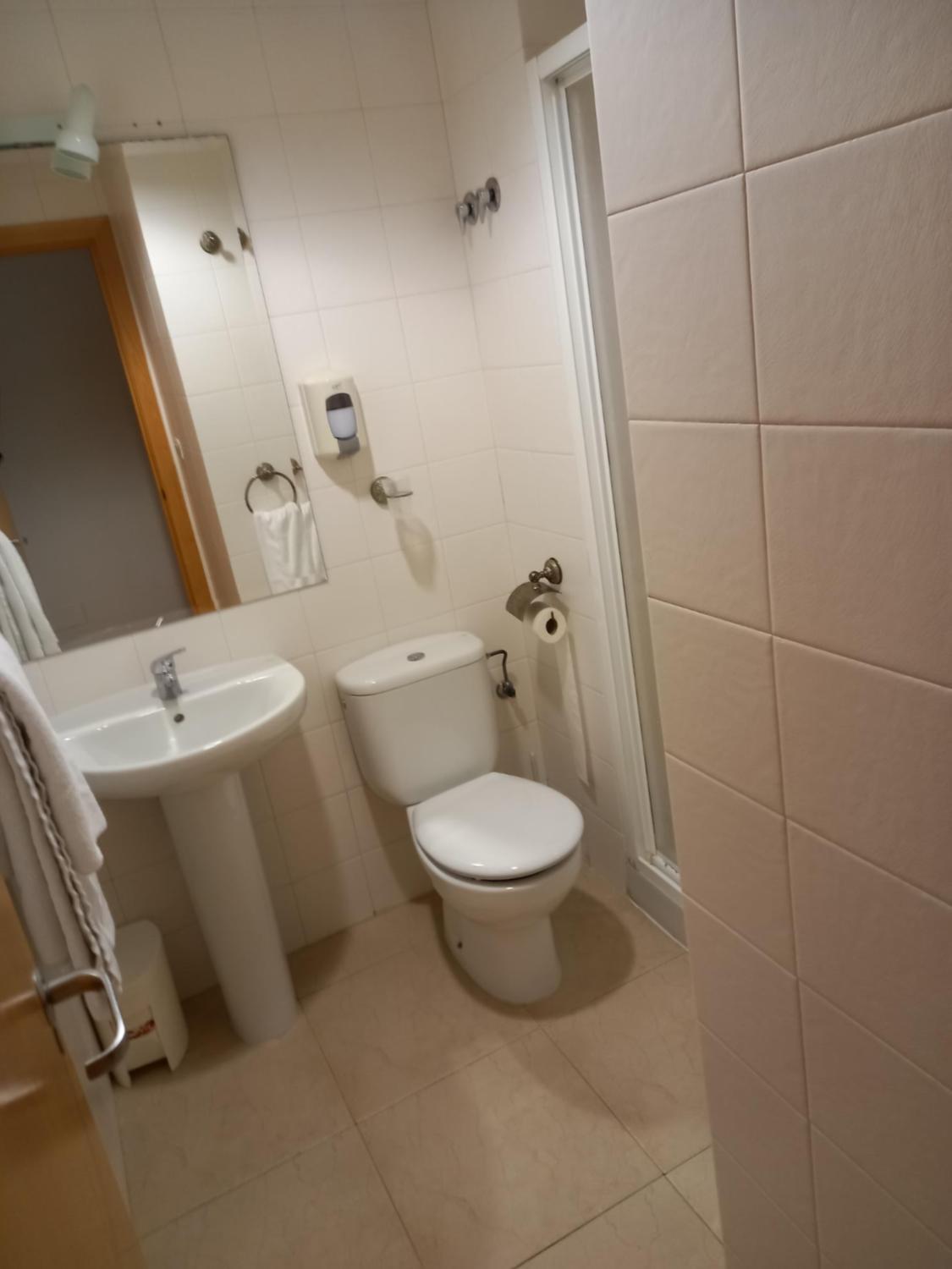 Double Room - Photo 2