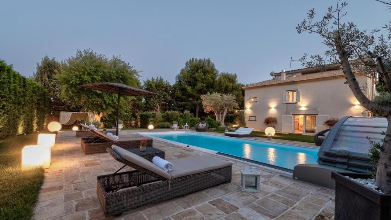Deluxe Villa photo 2