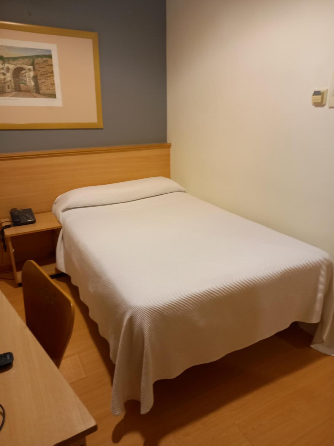 Single Room photo 3