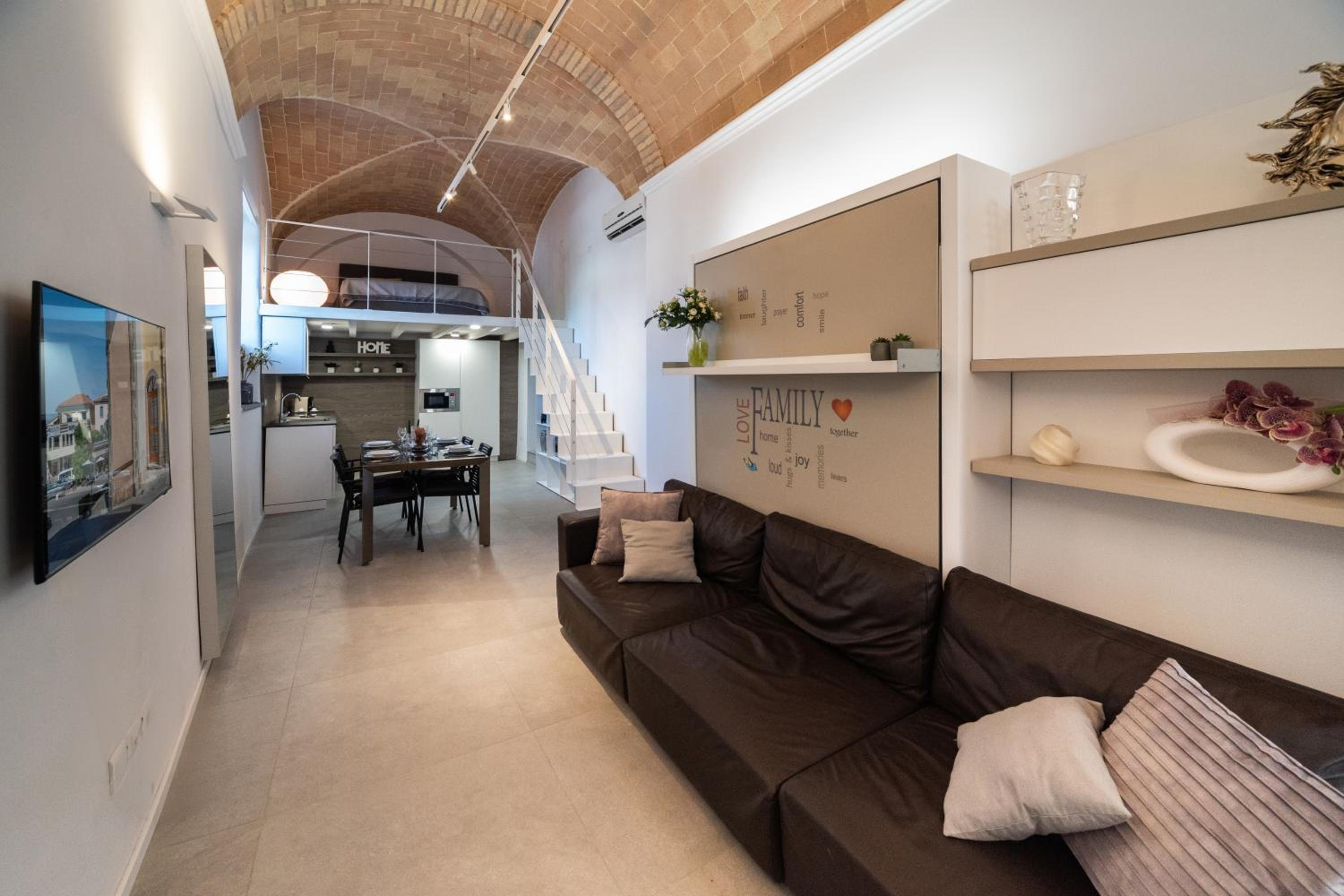 Studio Apartment photo 1