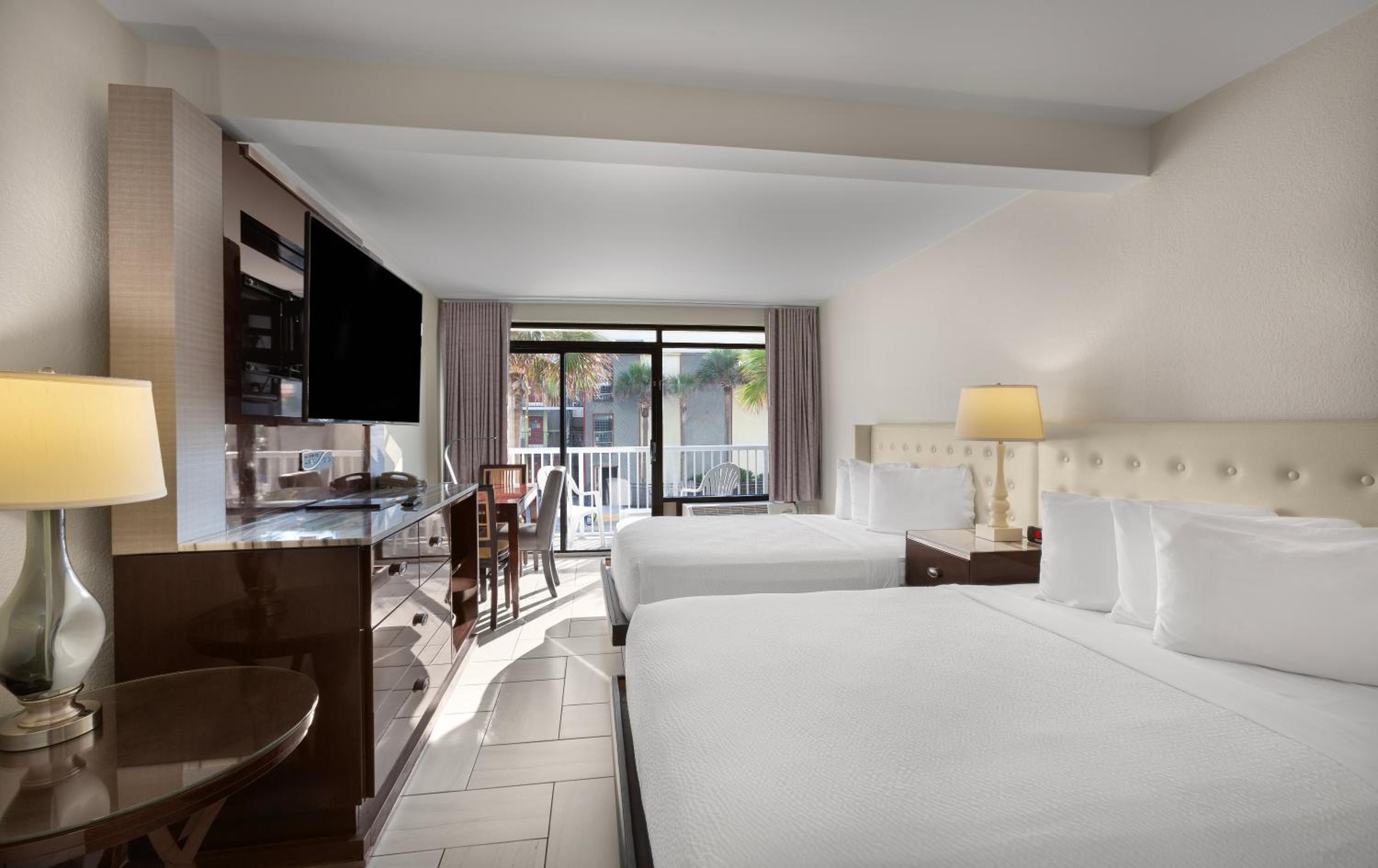 Double Room with Partial Ocean View - Photo 1