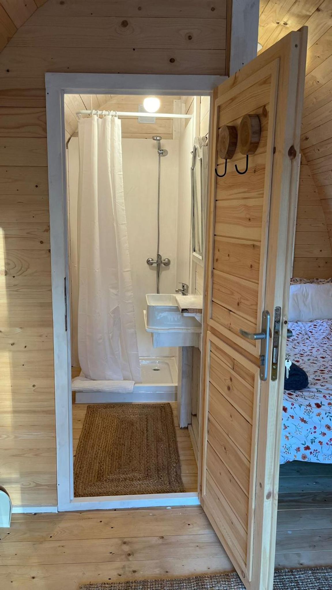 Mobile Home - Photo 6