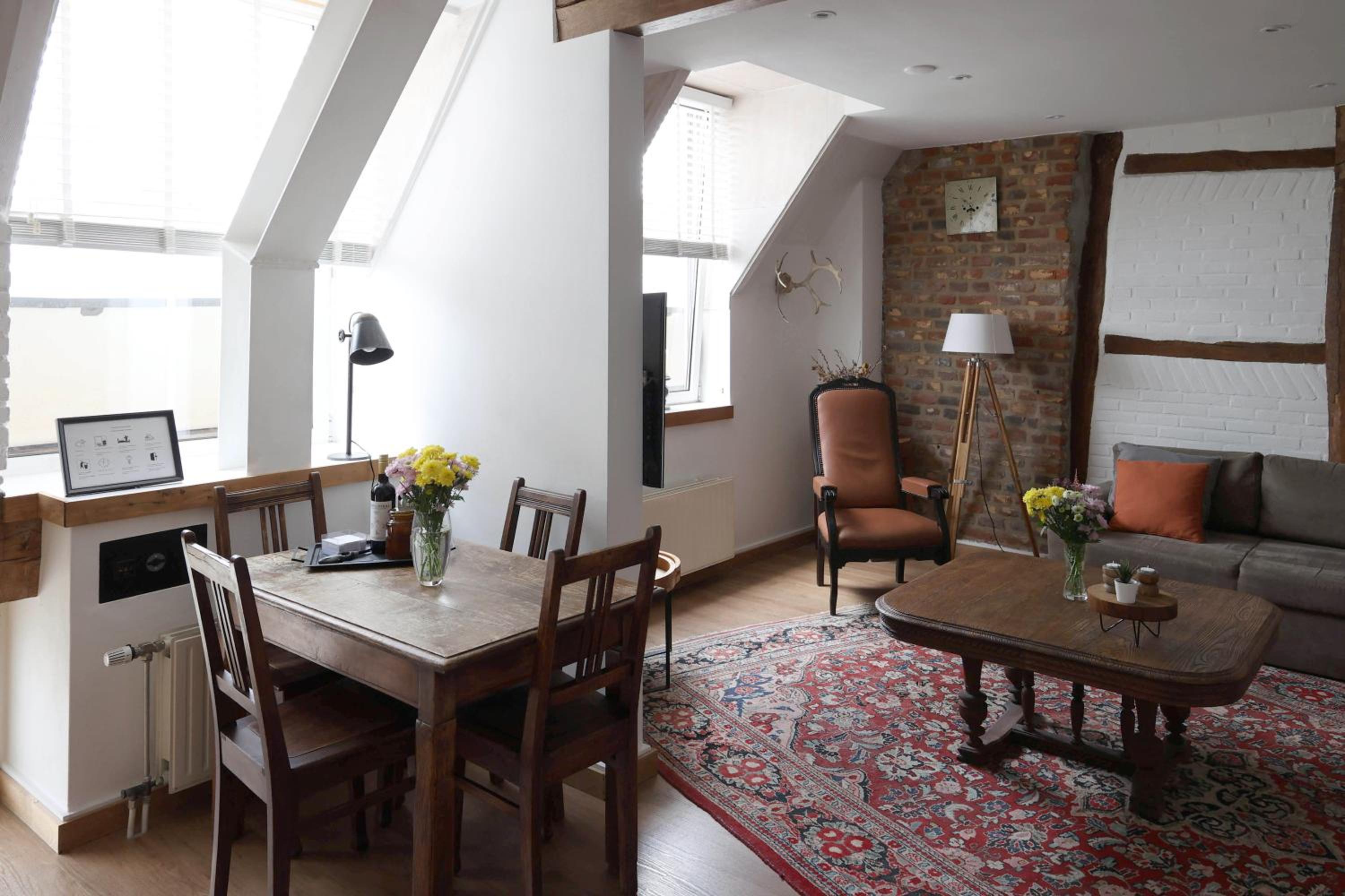 One-Bedroom Apartment - Photo 1