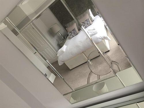 One-Bedroom Apartment with Garden View photo 3