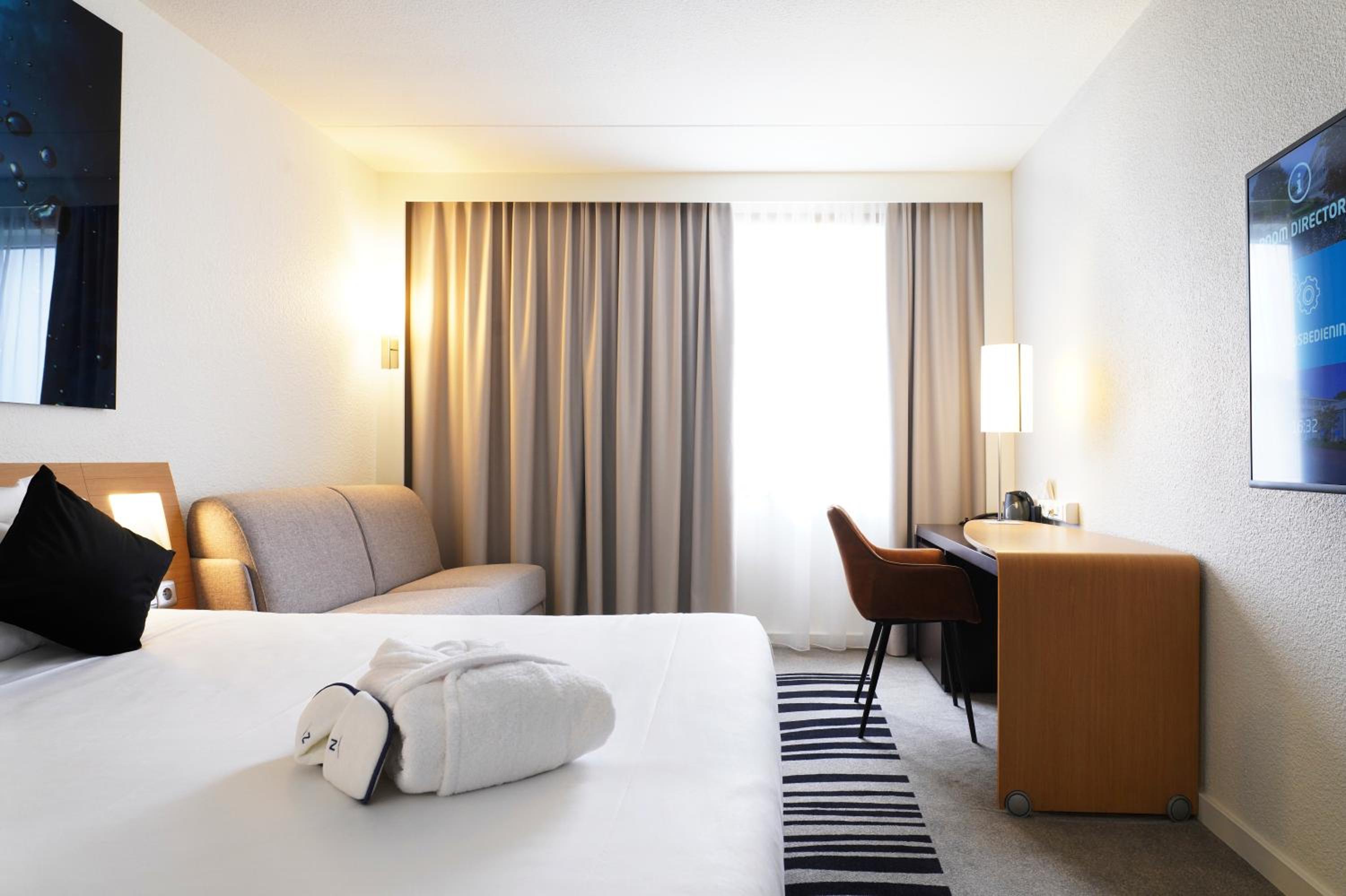 Executive Double Room with Sofa Bed - Photo 5