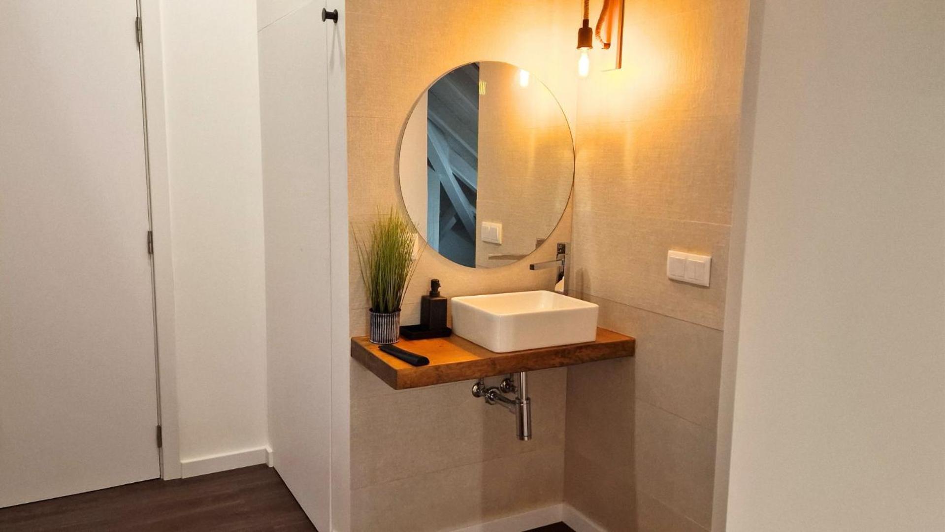 Double Room with Private Bathroom - Photo 4