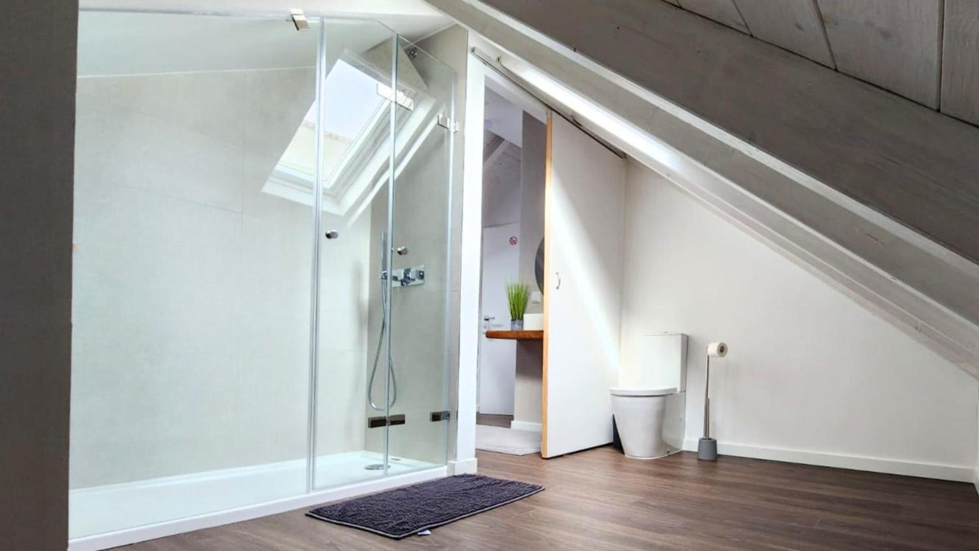 Double Room with Private Bathroom - Photo 5