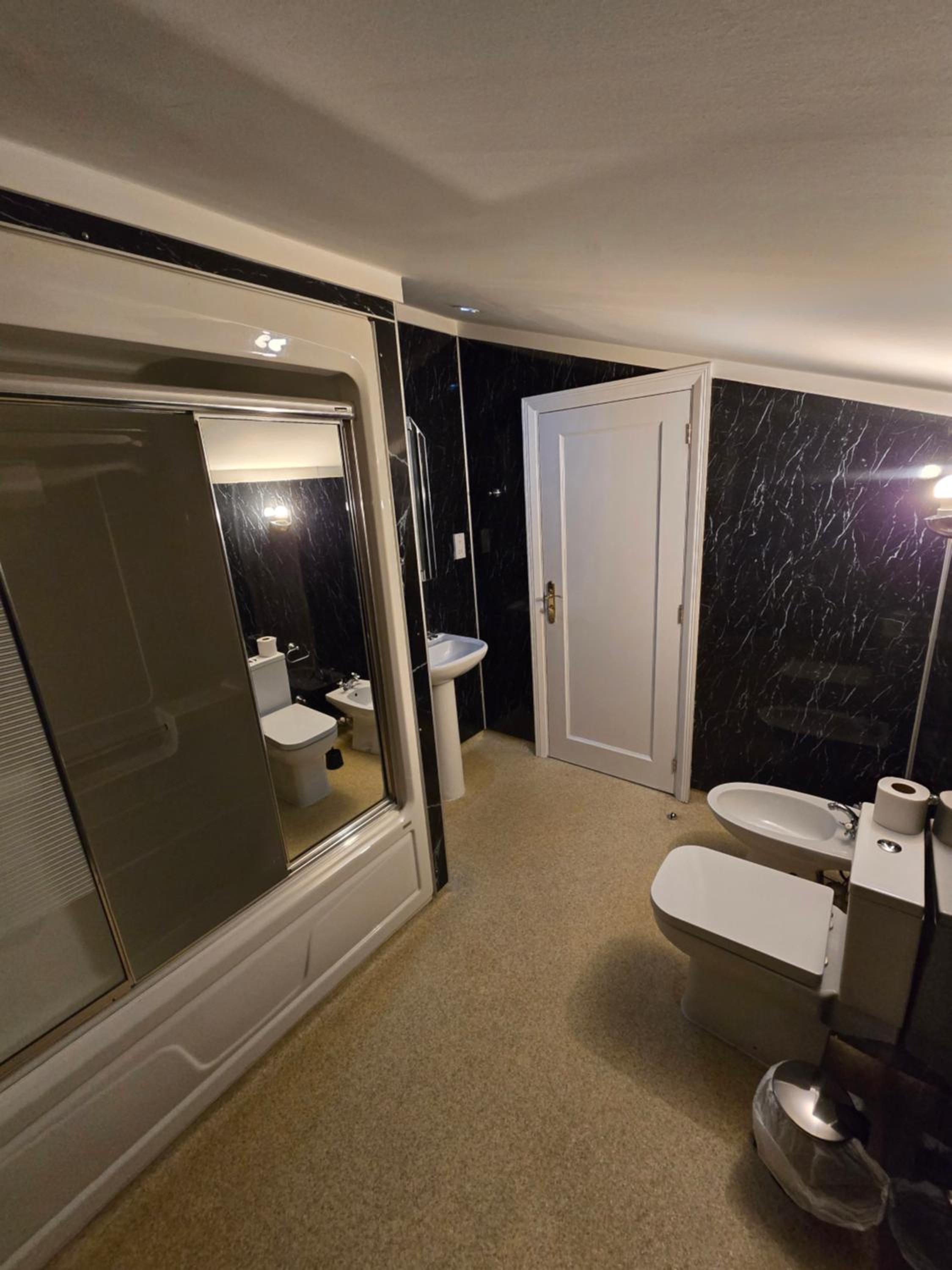 Double Room - Non-Smoking photo 2