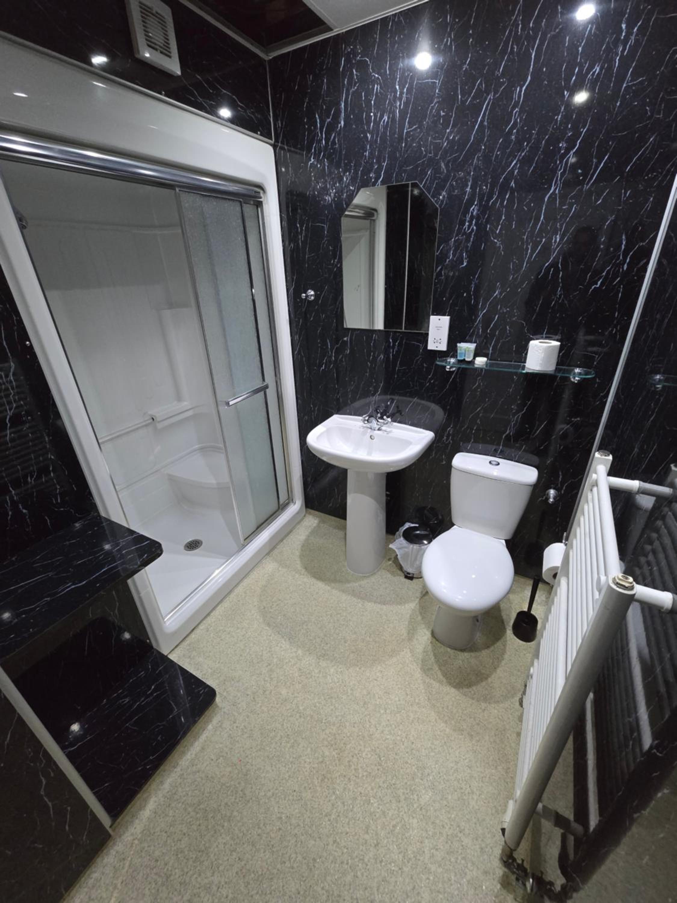 Double Room - Non-Smoking photo 3