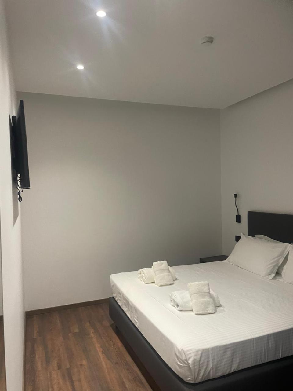 Economy Double Room (No Window) photo 2