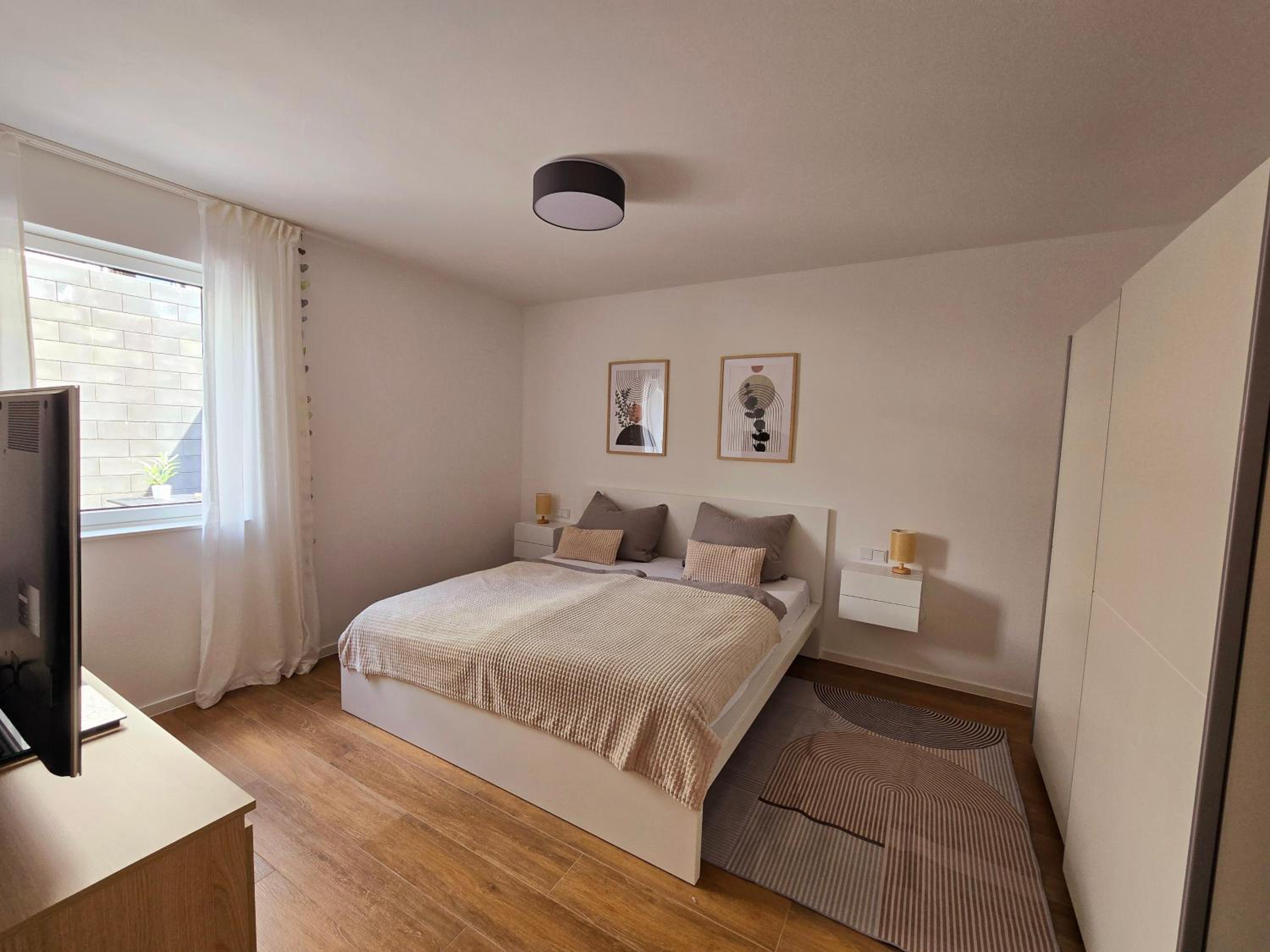 One-Bedroom Apartment photo 1
