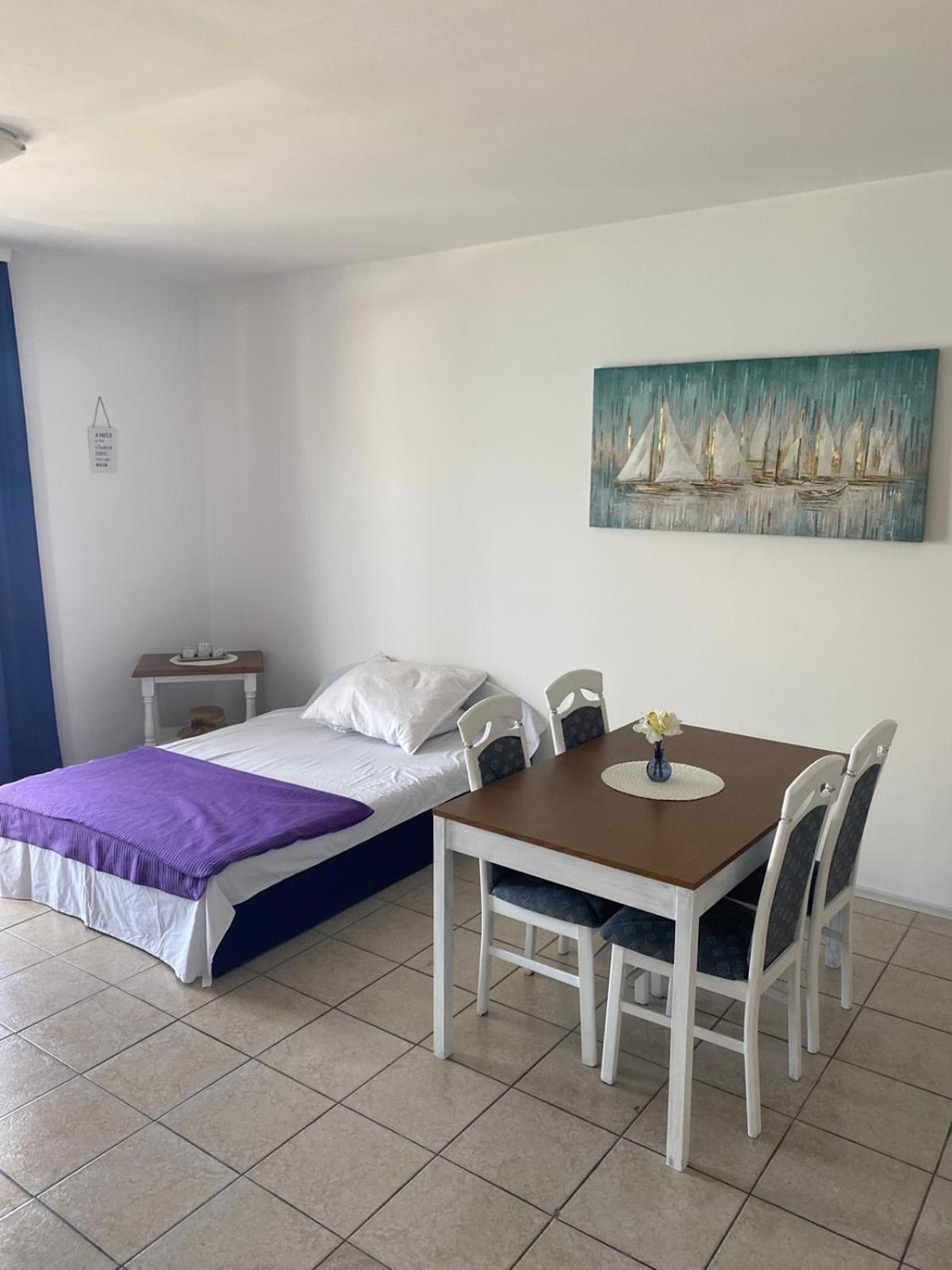 One-Bedroom Apartment with Balcony and Sea View photo 1