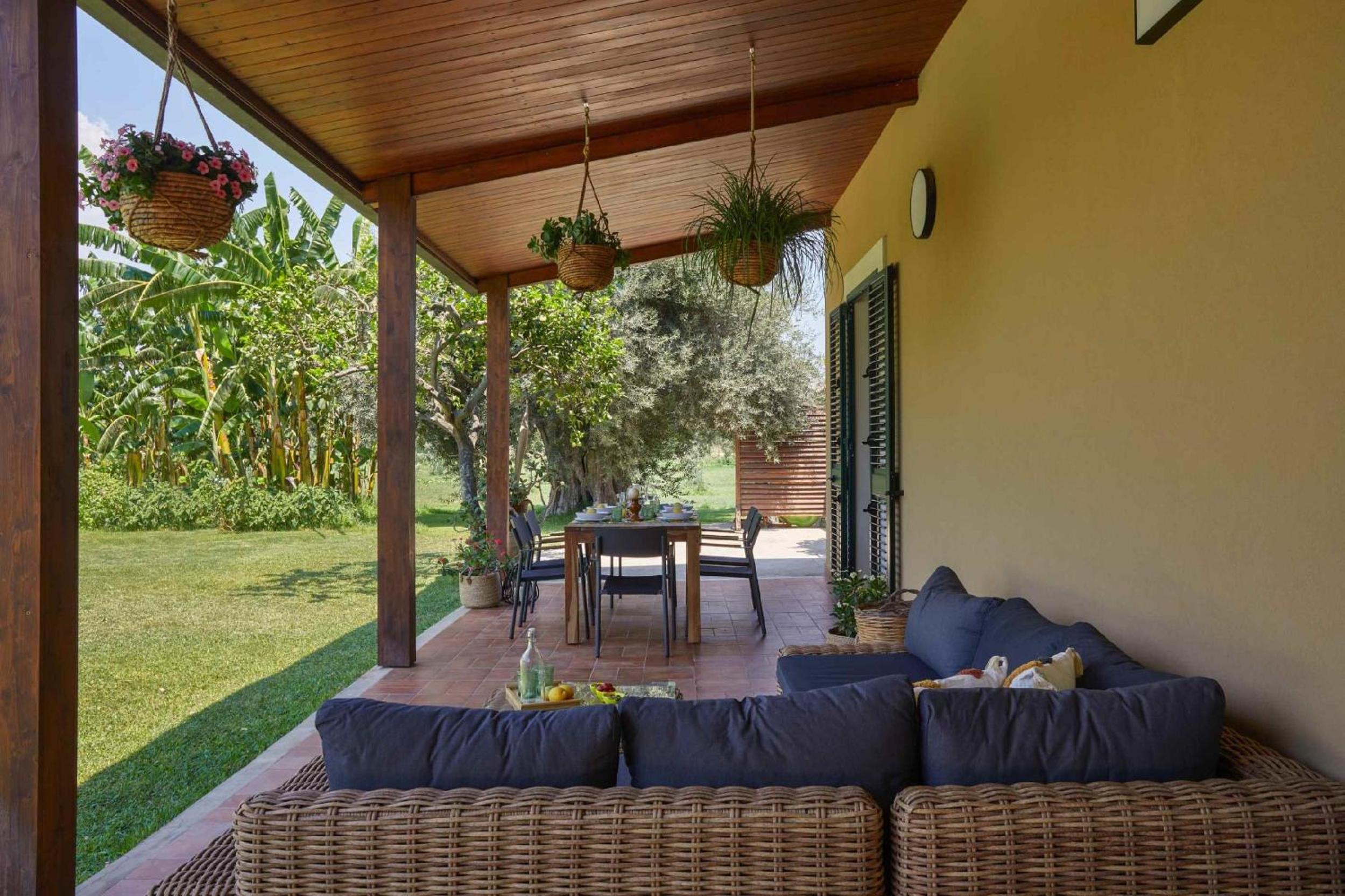 Villa photo 2