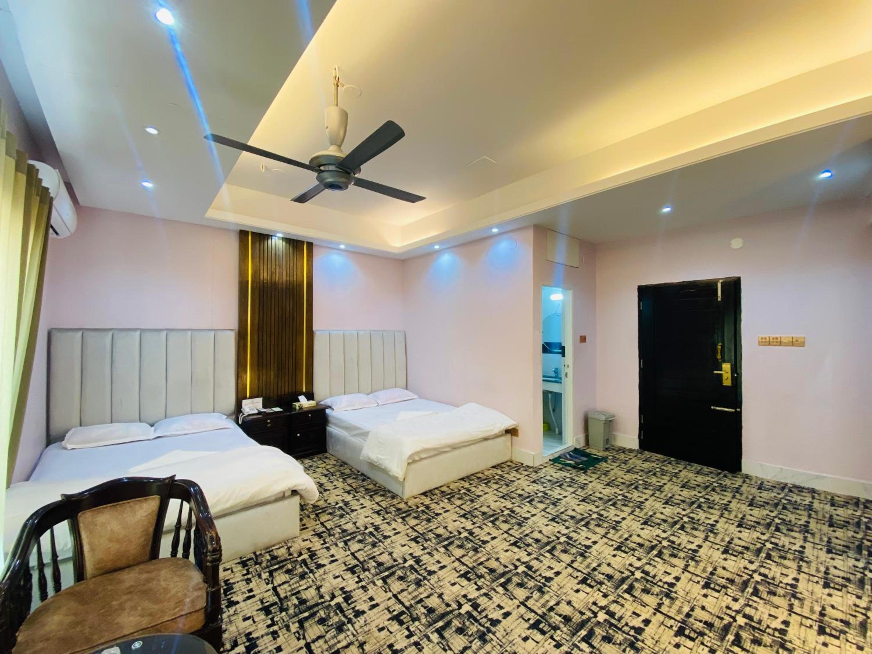 Superior King Room photo 2