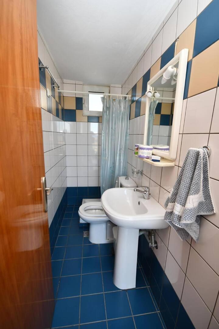Two-Bedroom House photo 3