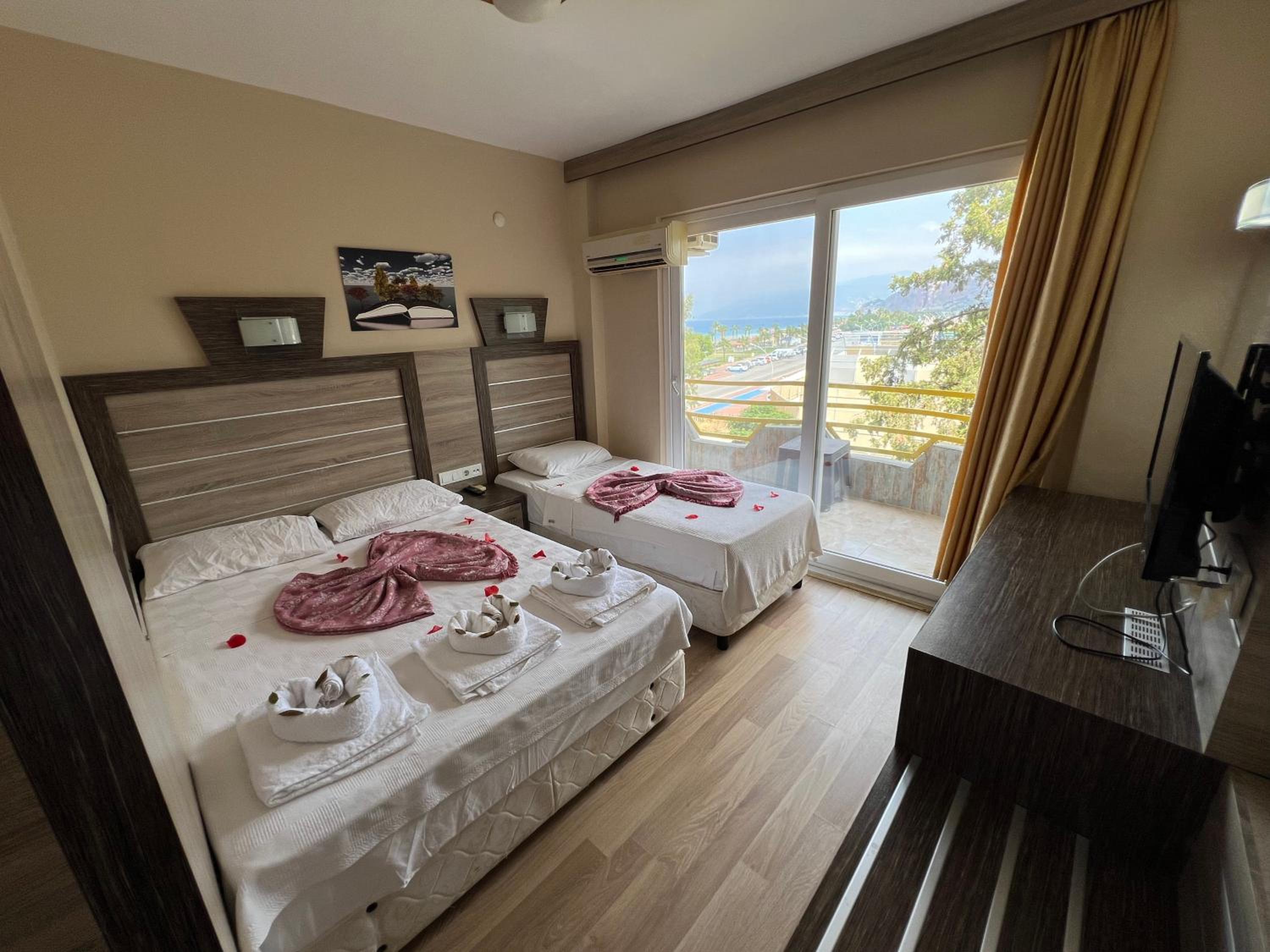 Double Or Twin Room - Photo 12