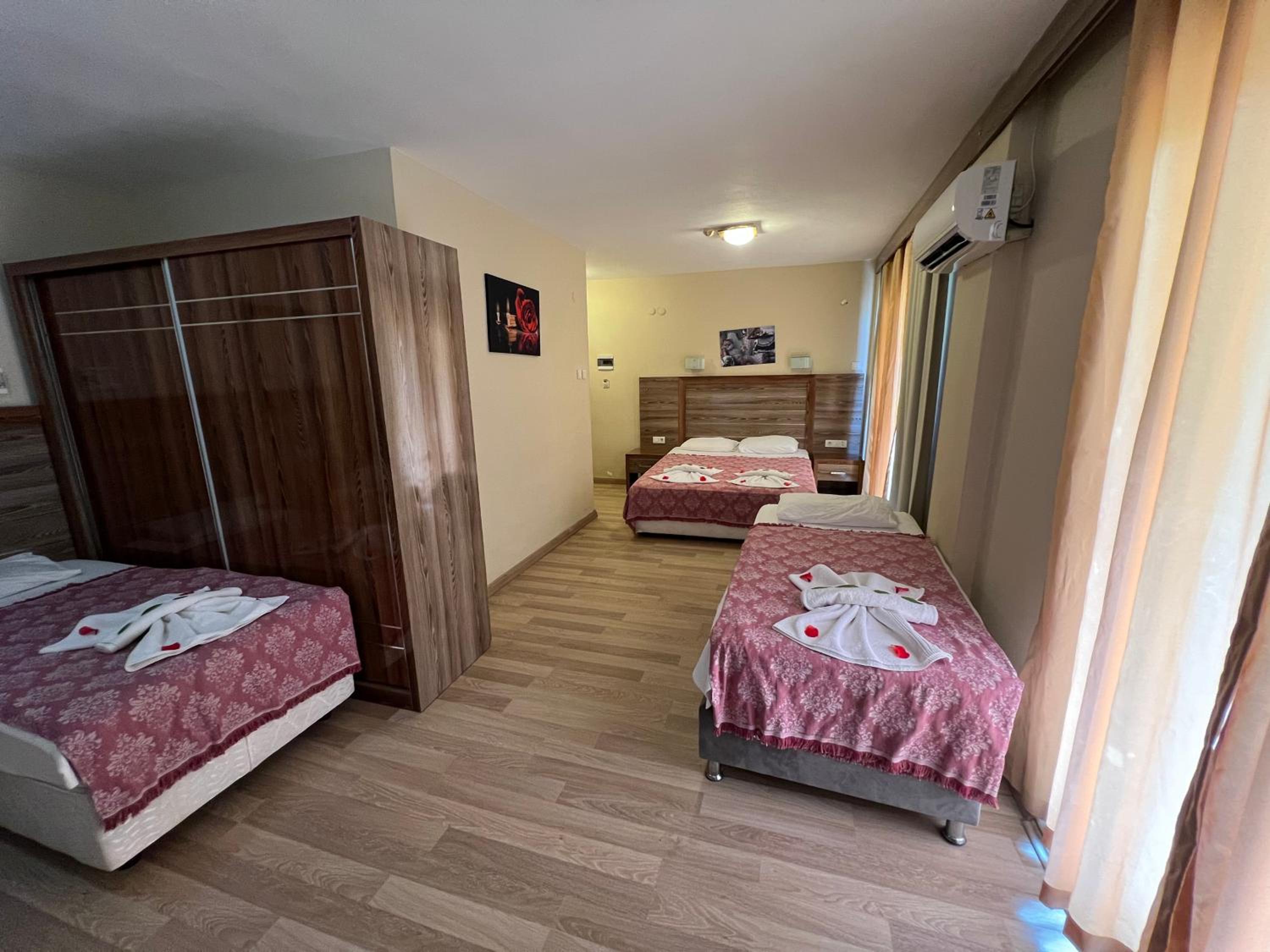 Double or Twin Room photo 1