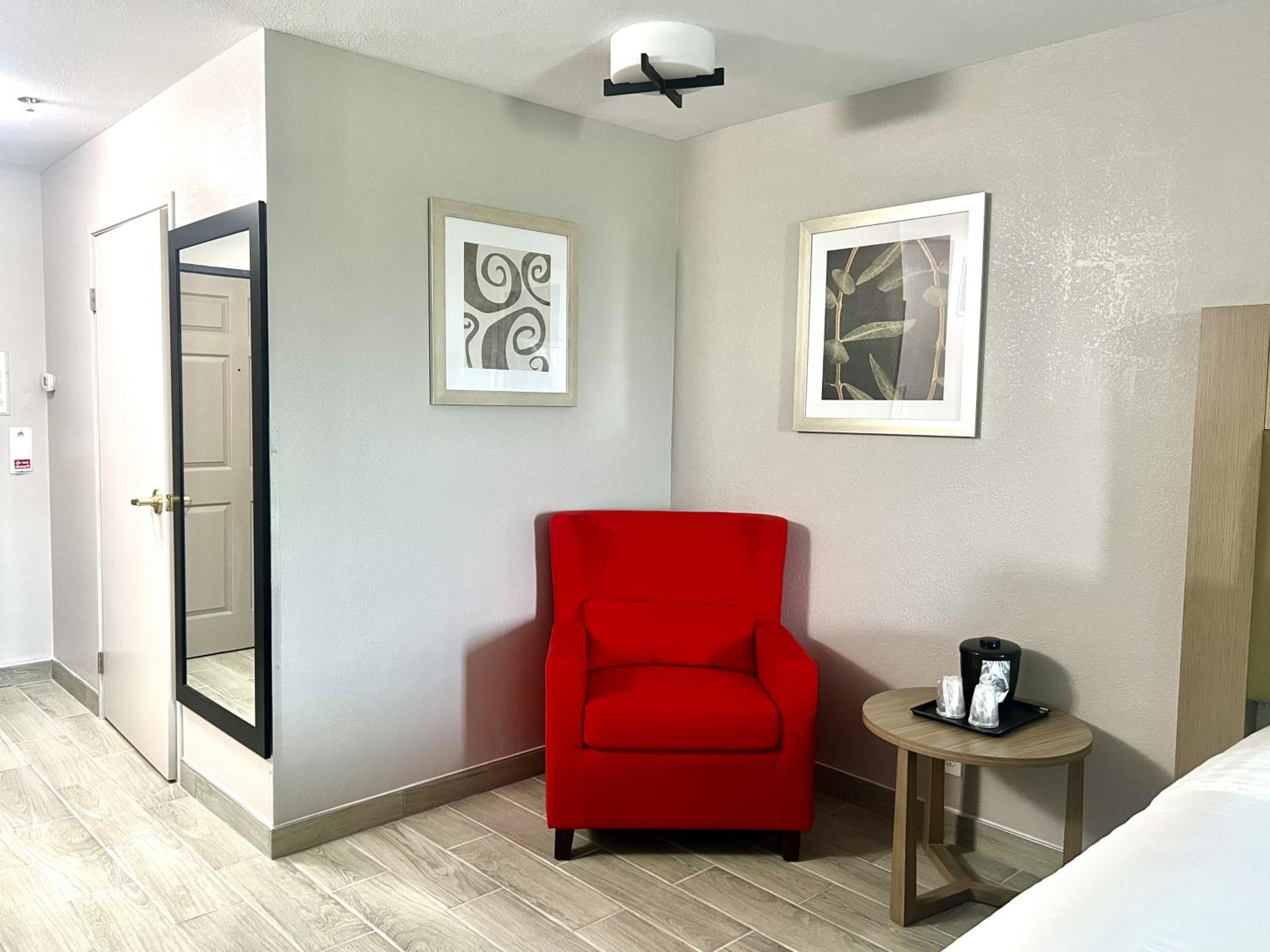 Studio Suite with Two Queen Beds - Non-Smoking photo 2