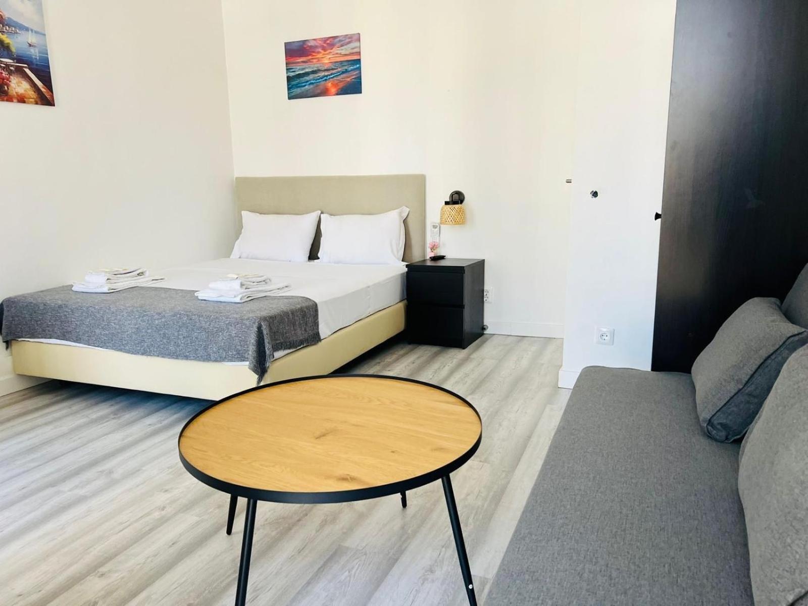 Deluxe Double Room with Balcony photo 2