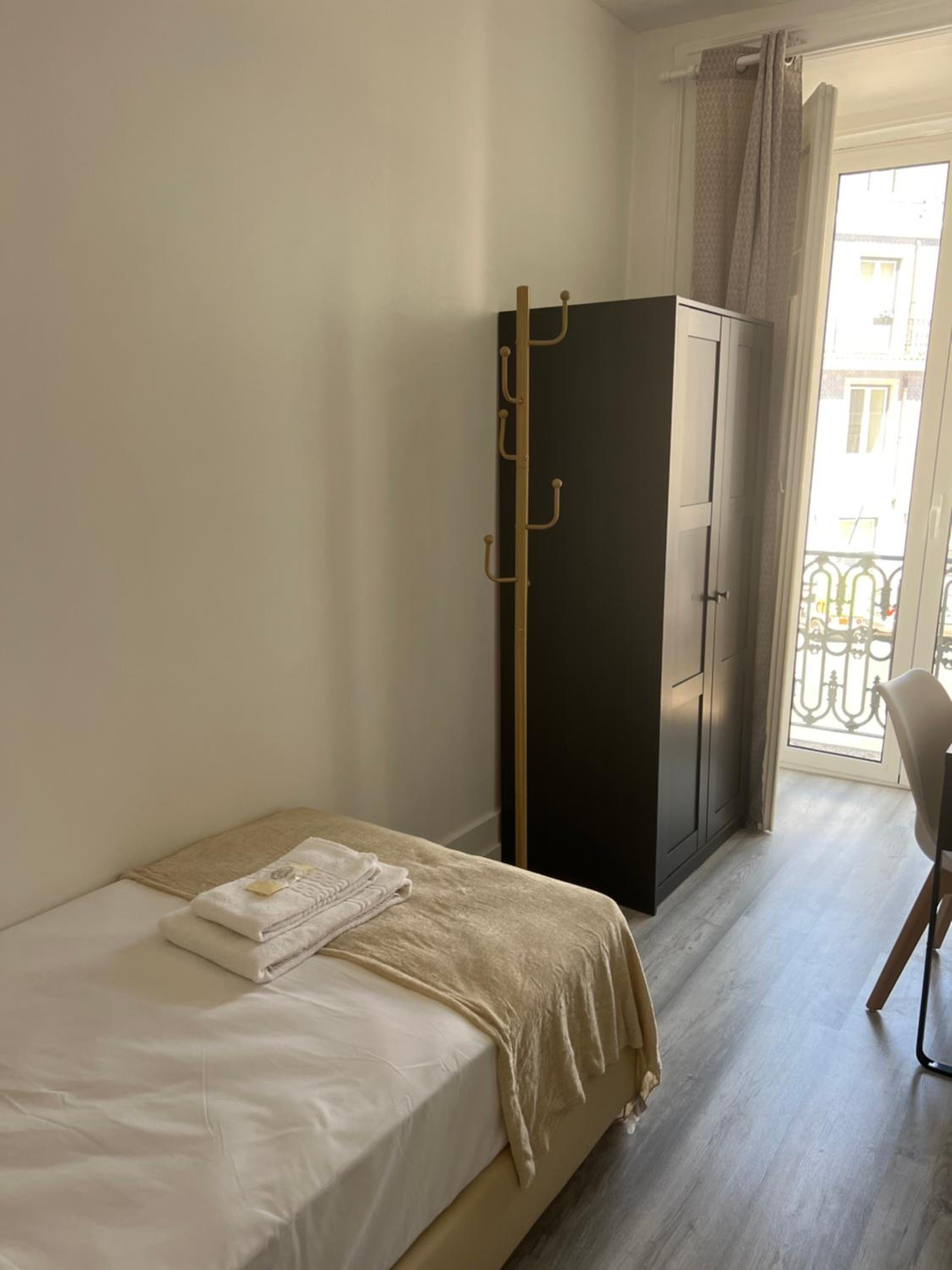 Single Room with Shared Bathroom photo 1