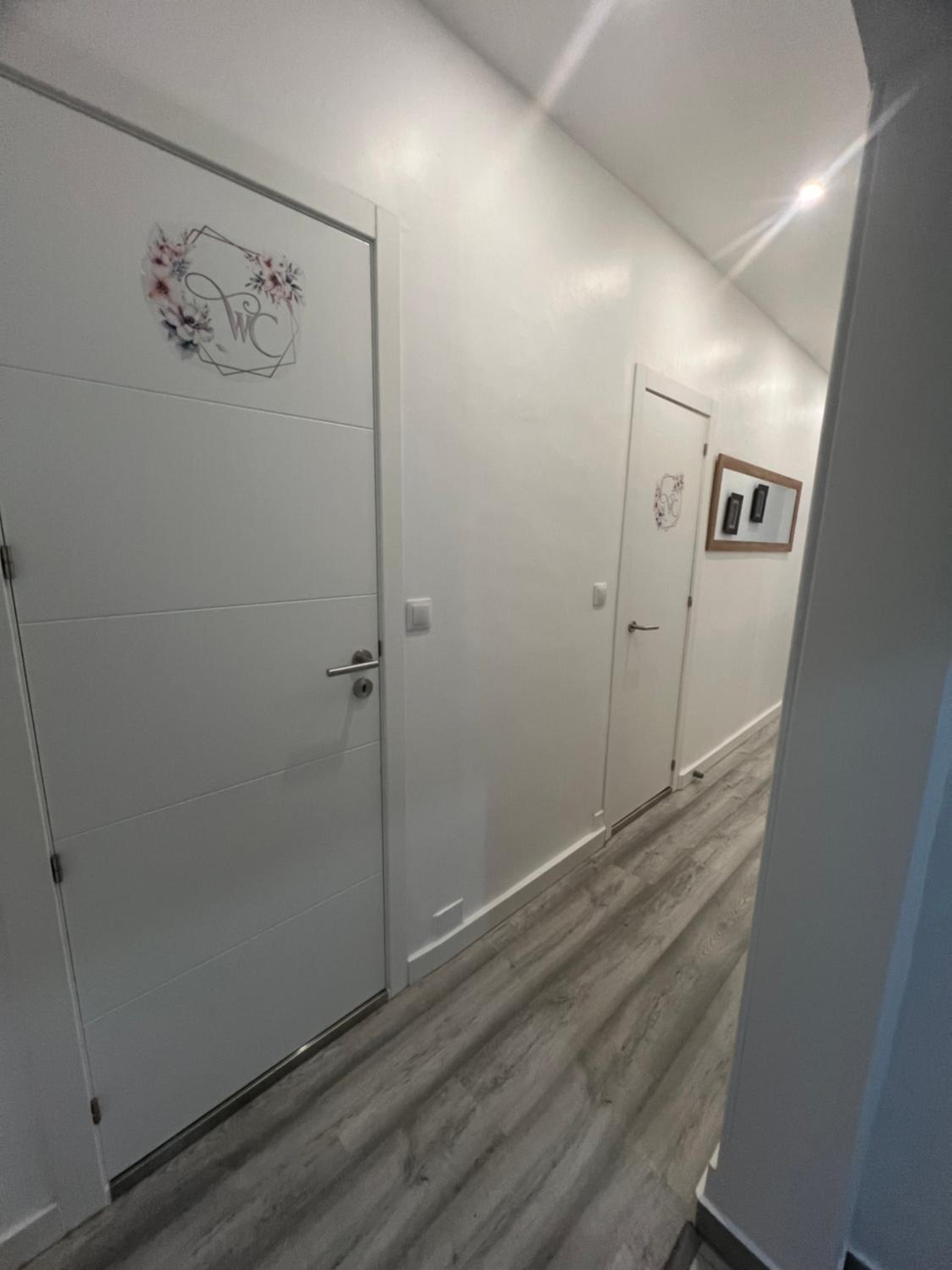Deluxe Double Room with Balcony photo 3