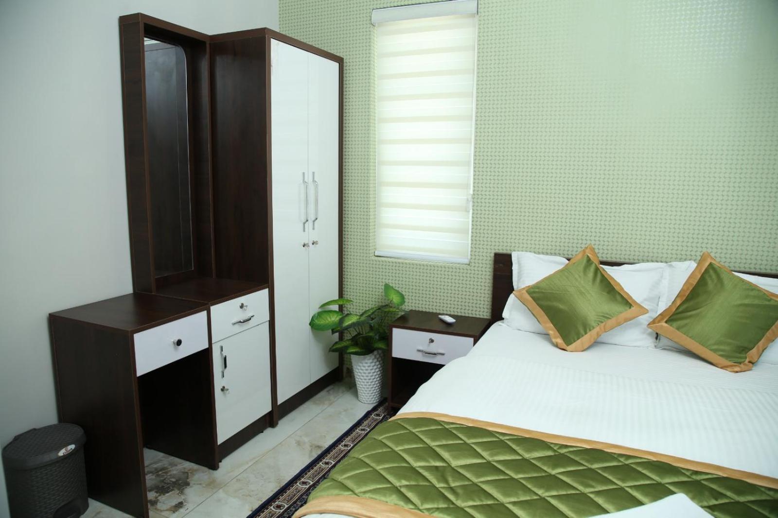 Deluxe Double Room with Balcony photo 1