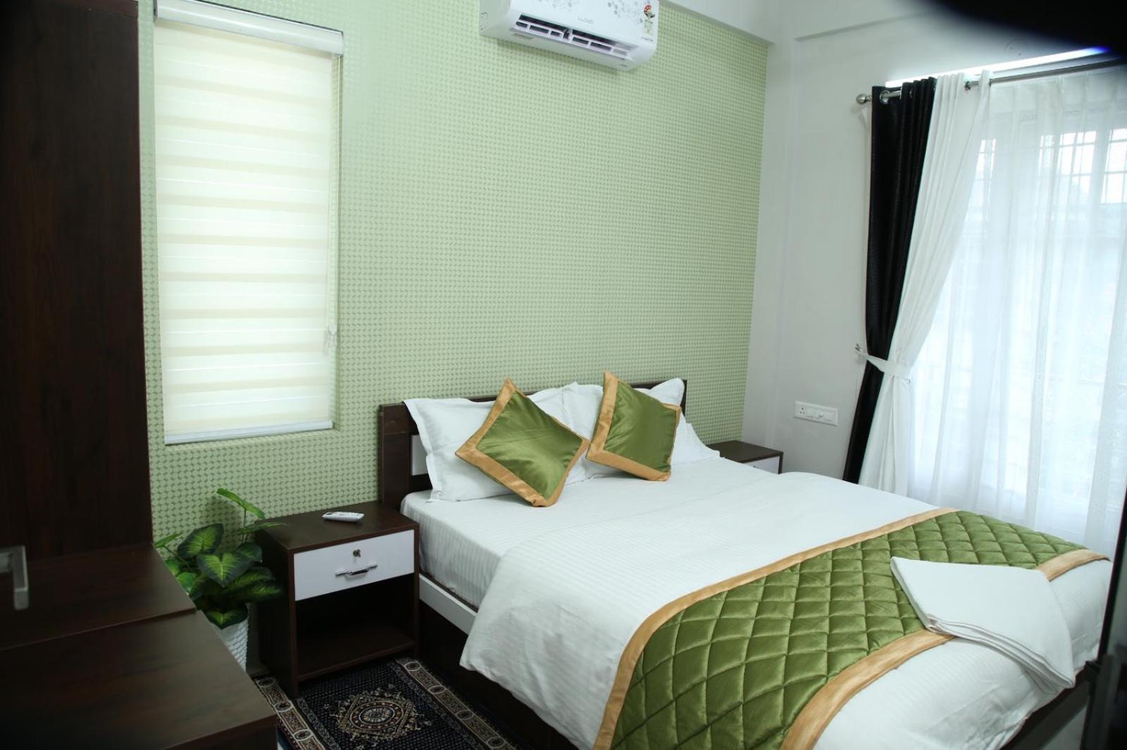 Two-Bedroom Deluxe Apartment with Balcony photo 2