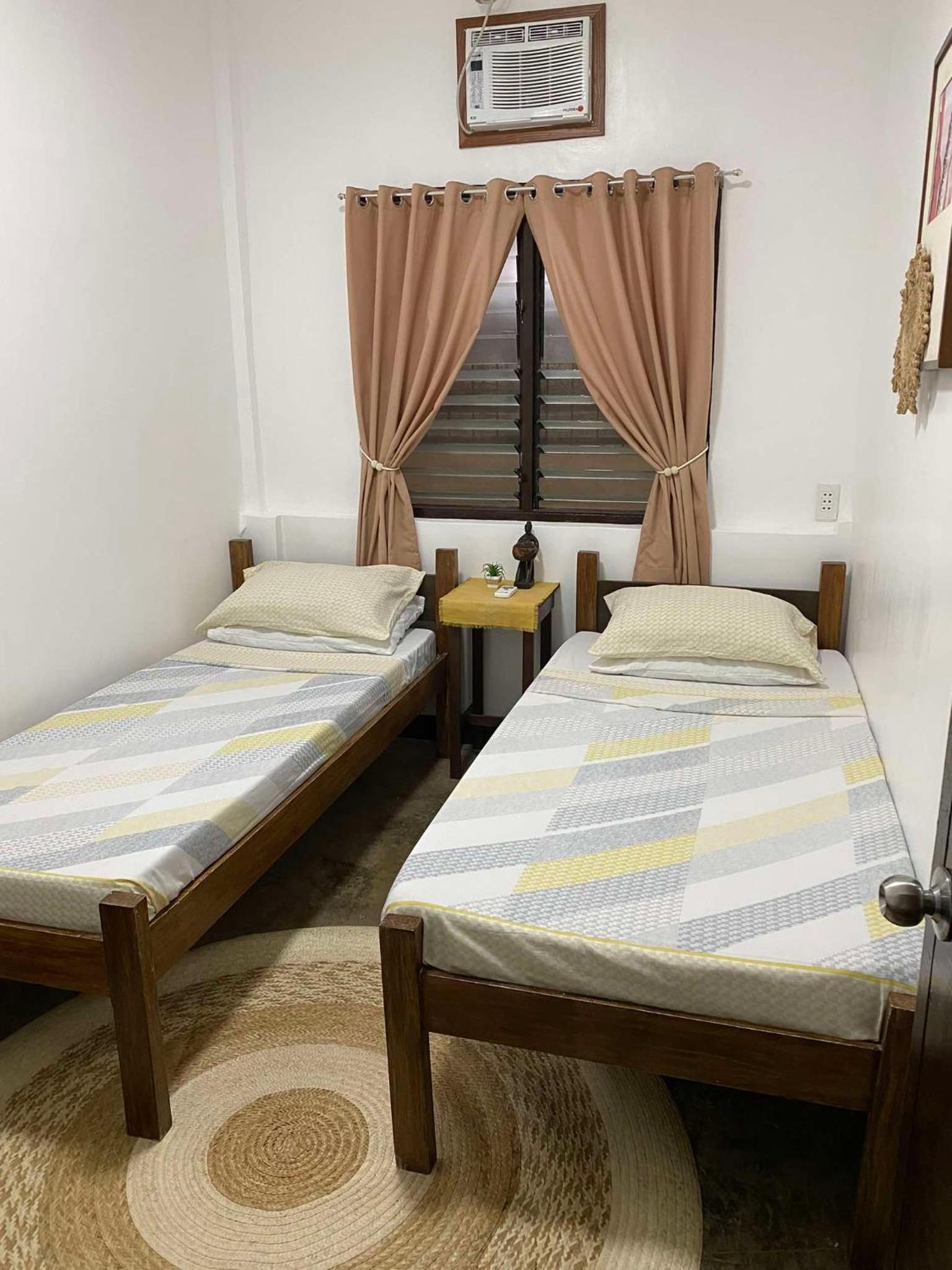 Budget Twin Room photo 3