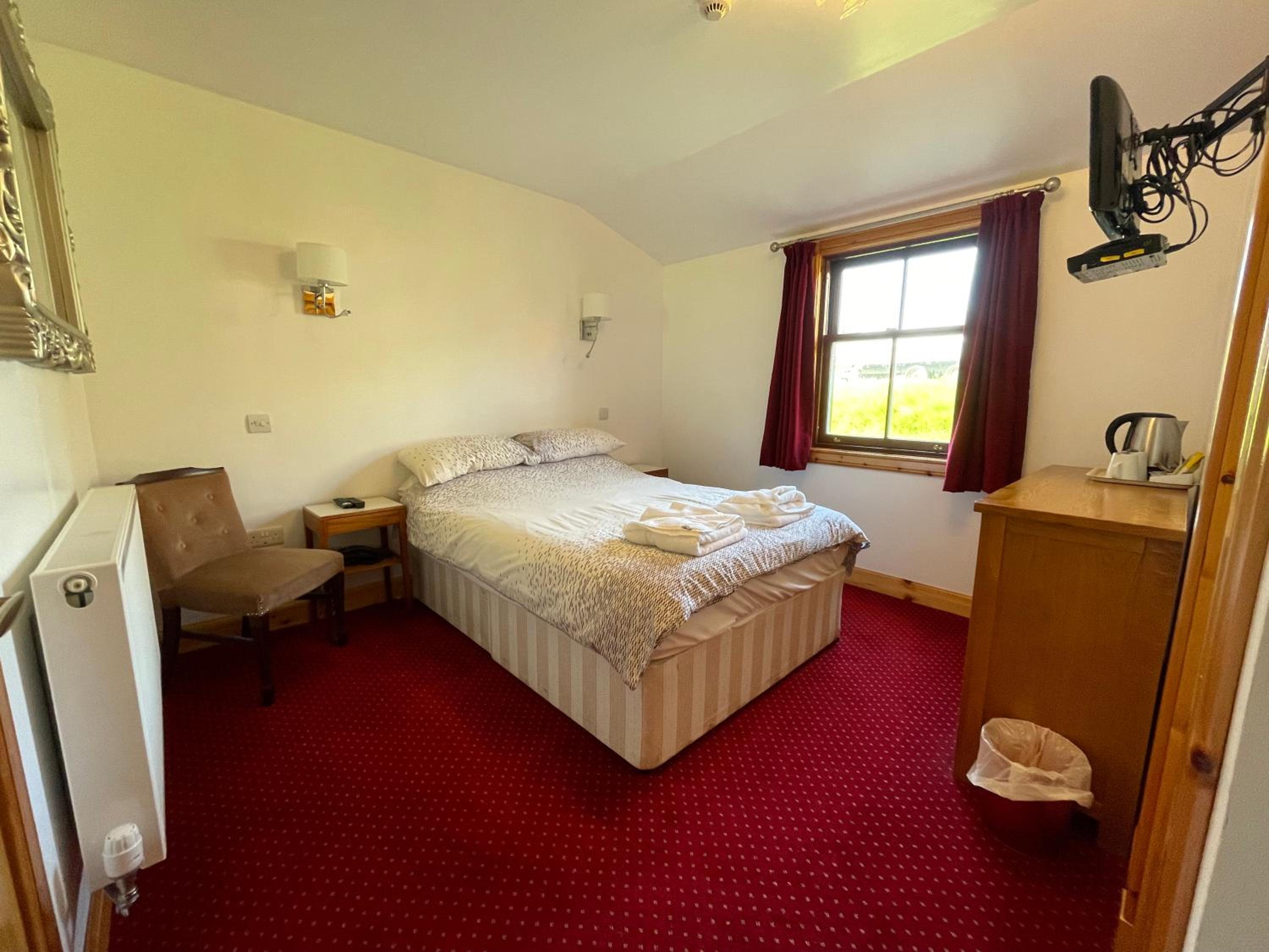 Deluxe Double or Twin Room - Photo 3