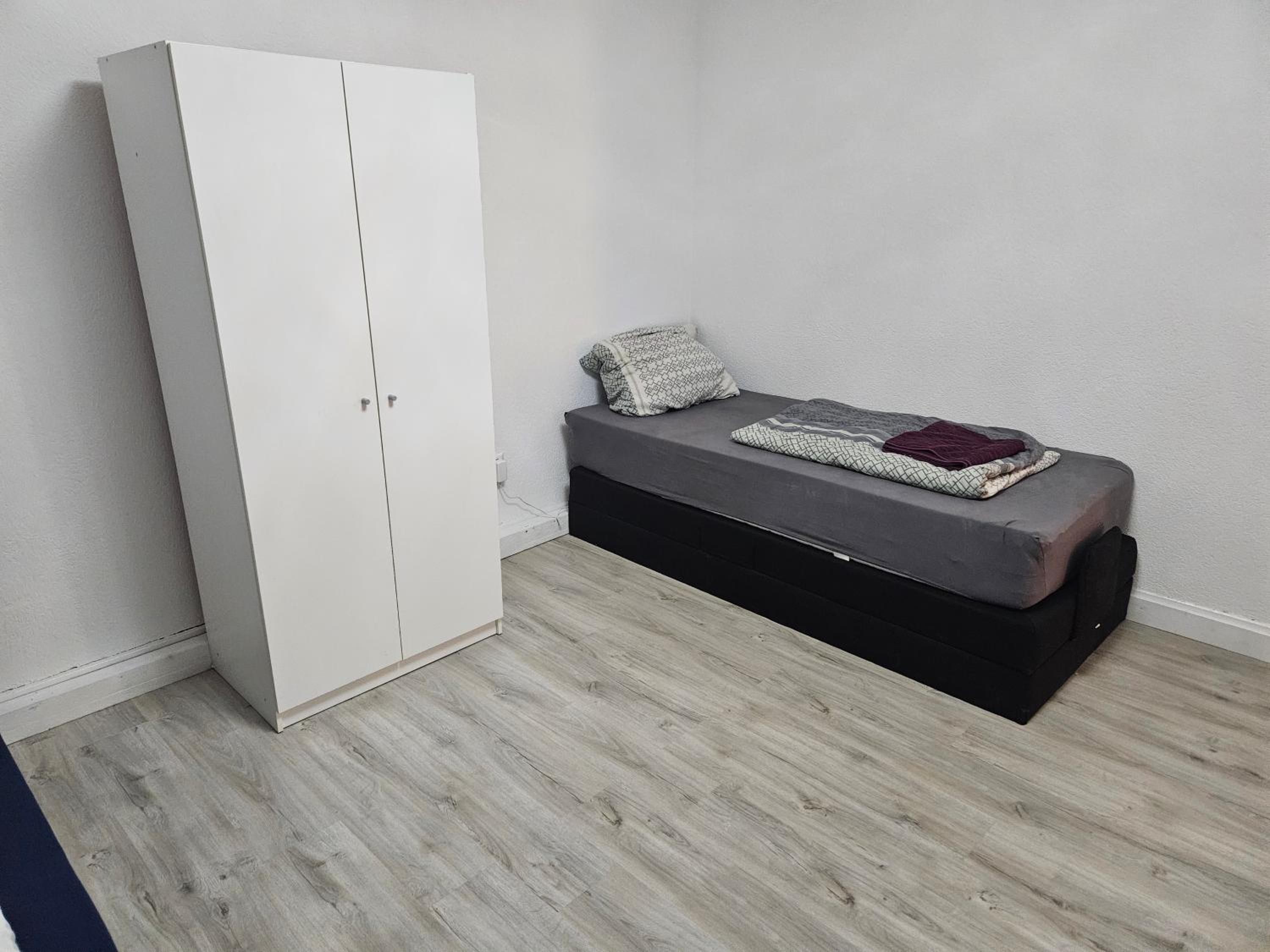 One-Bedroom Apartment photo 3