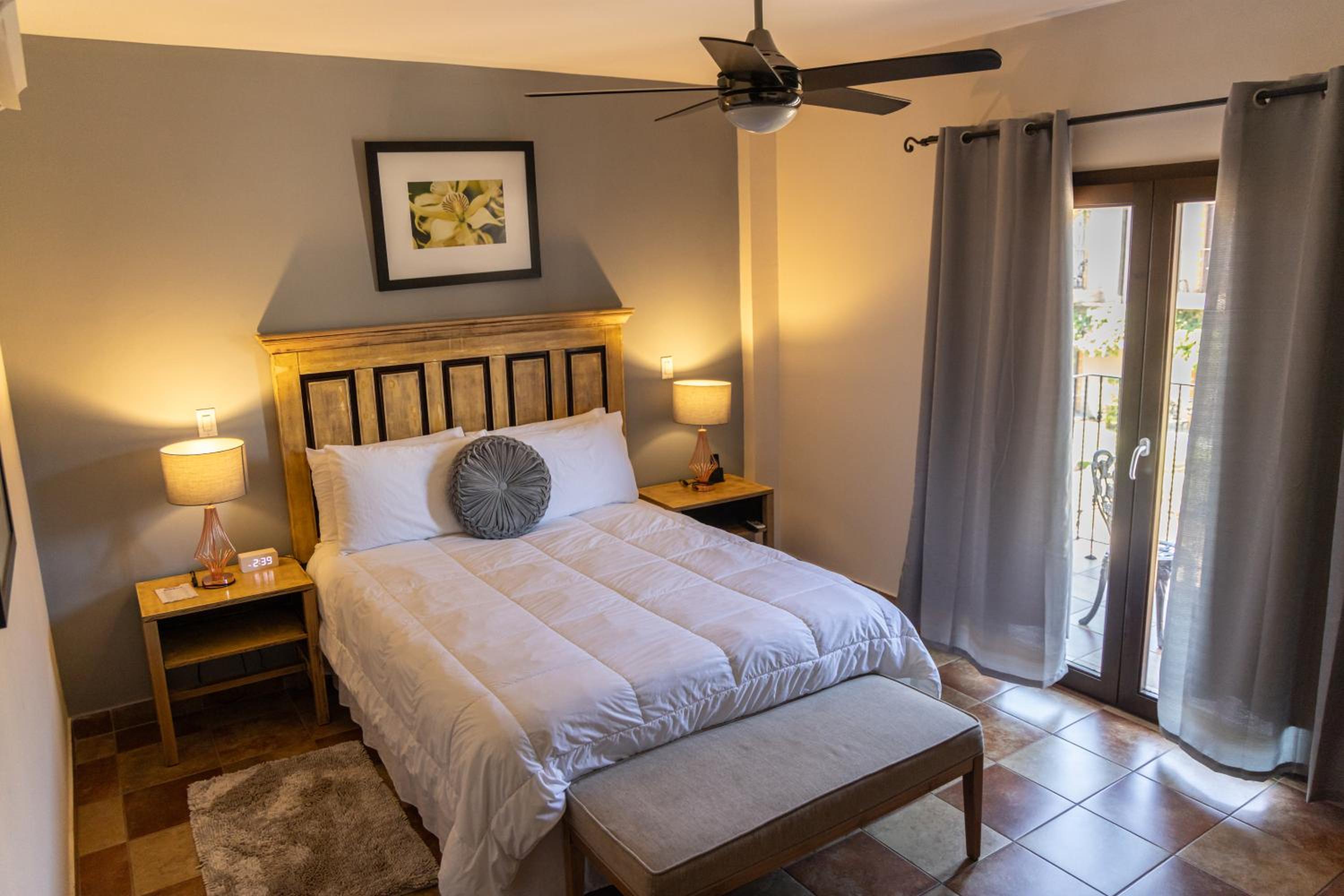 Deluxe Queen Room