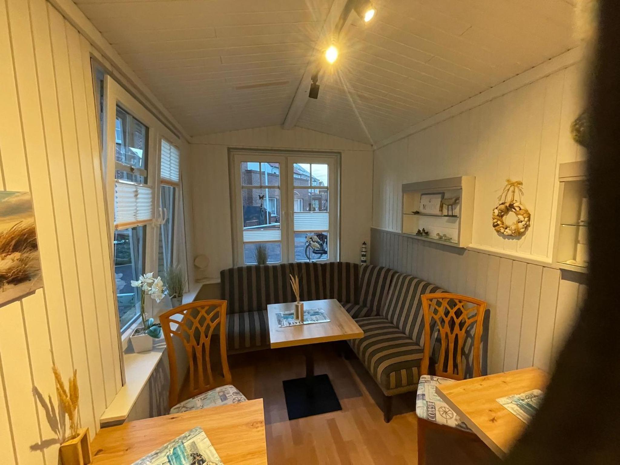 Single Room with Private Bathroom photo 2