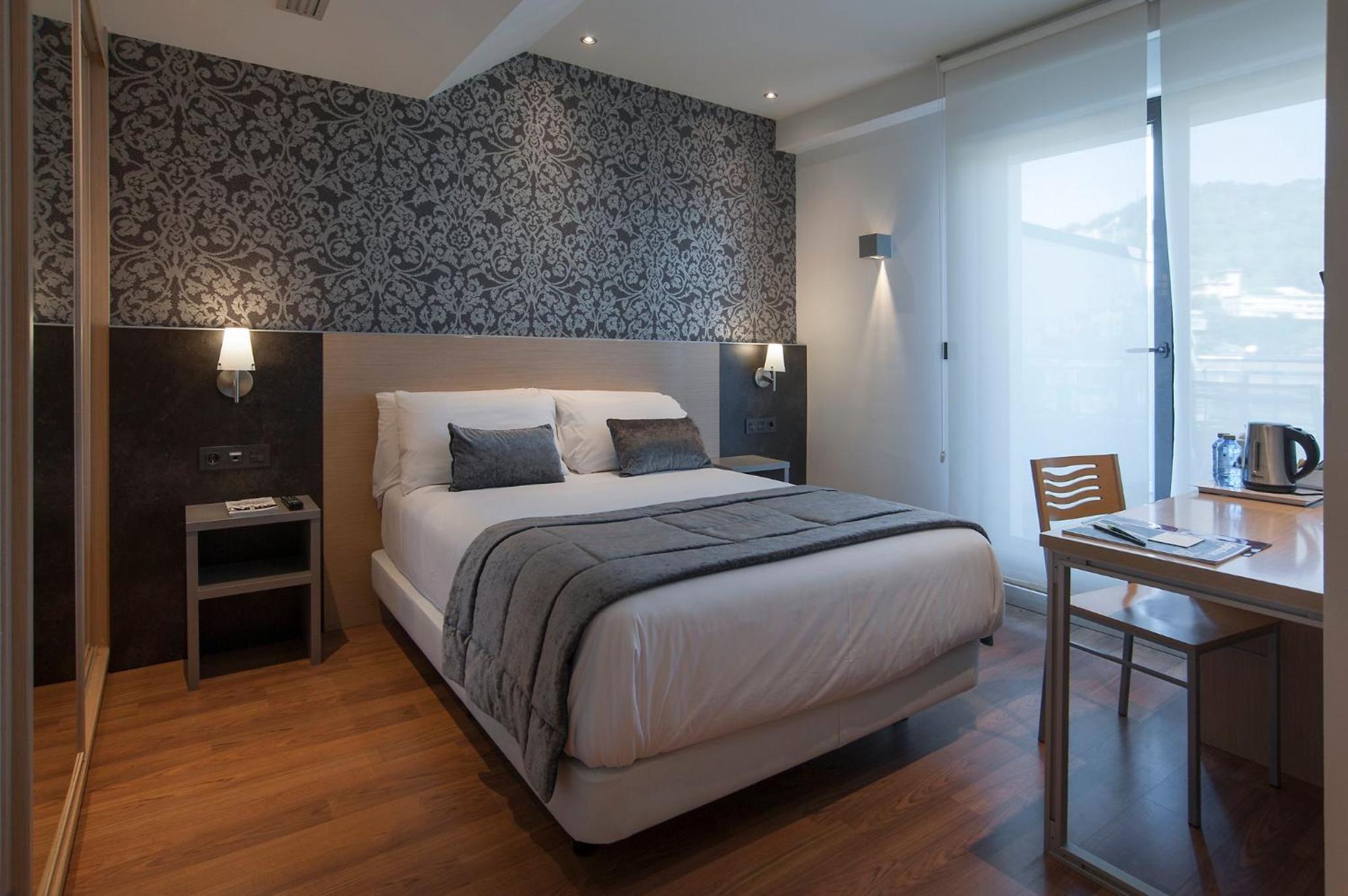 Small Double Room - Photo 3