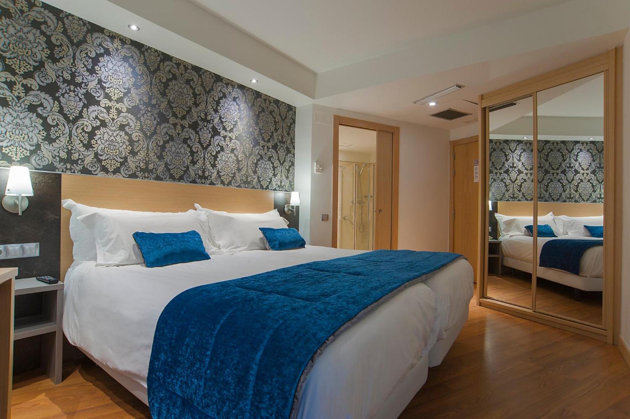 Double Room - Photo 7