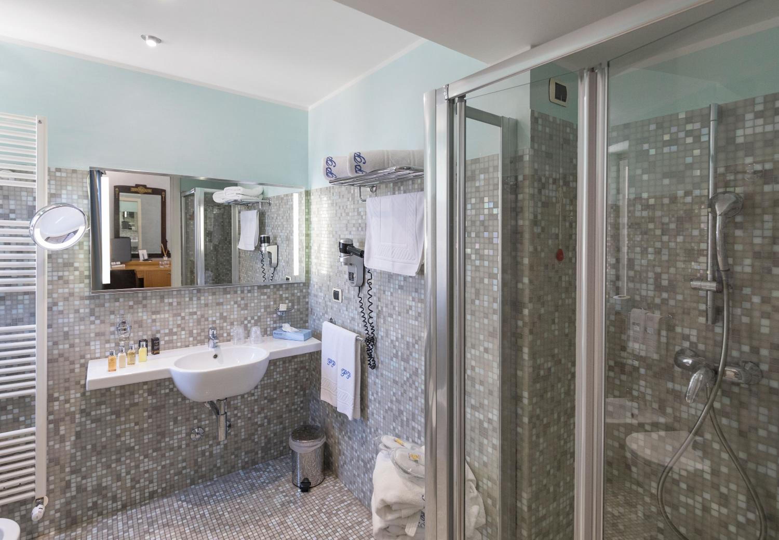 Double Room - Photo 12