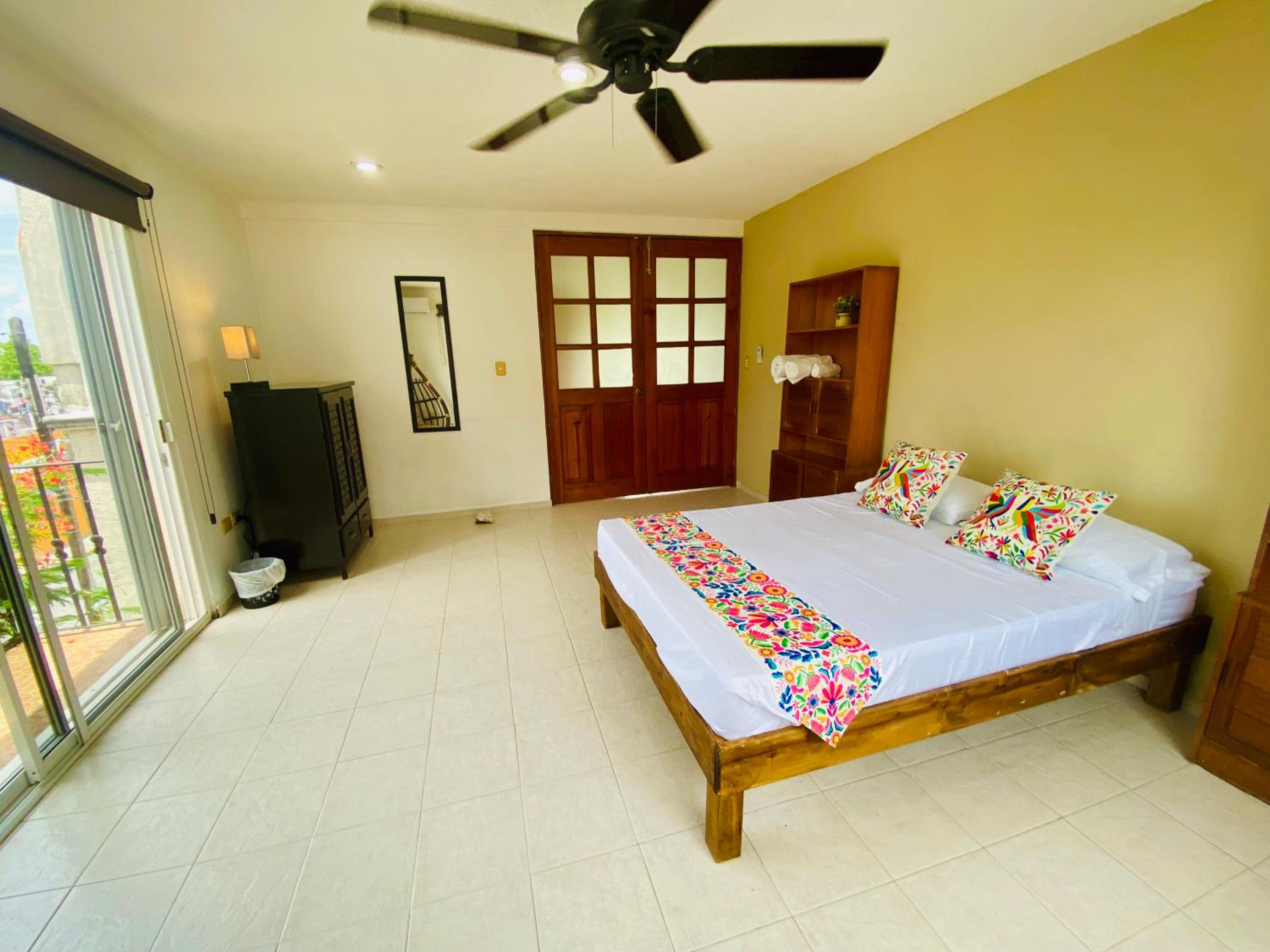 Double Room with Shared Bathroom photo 1