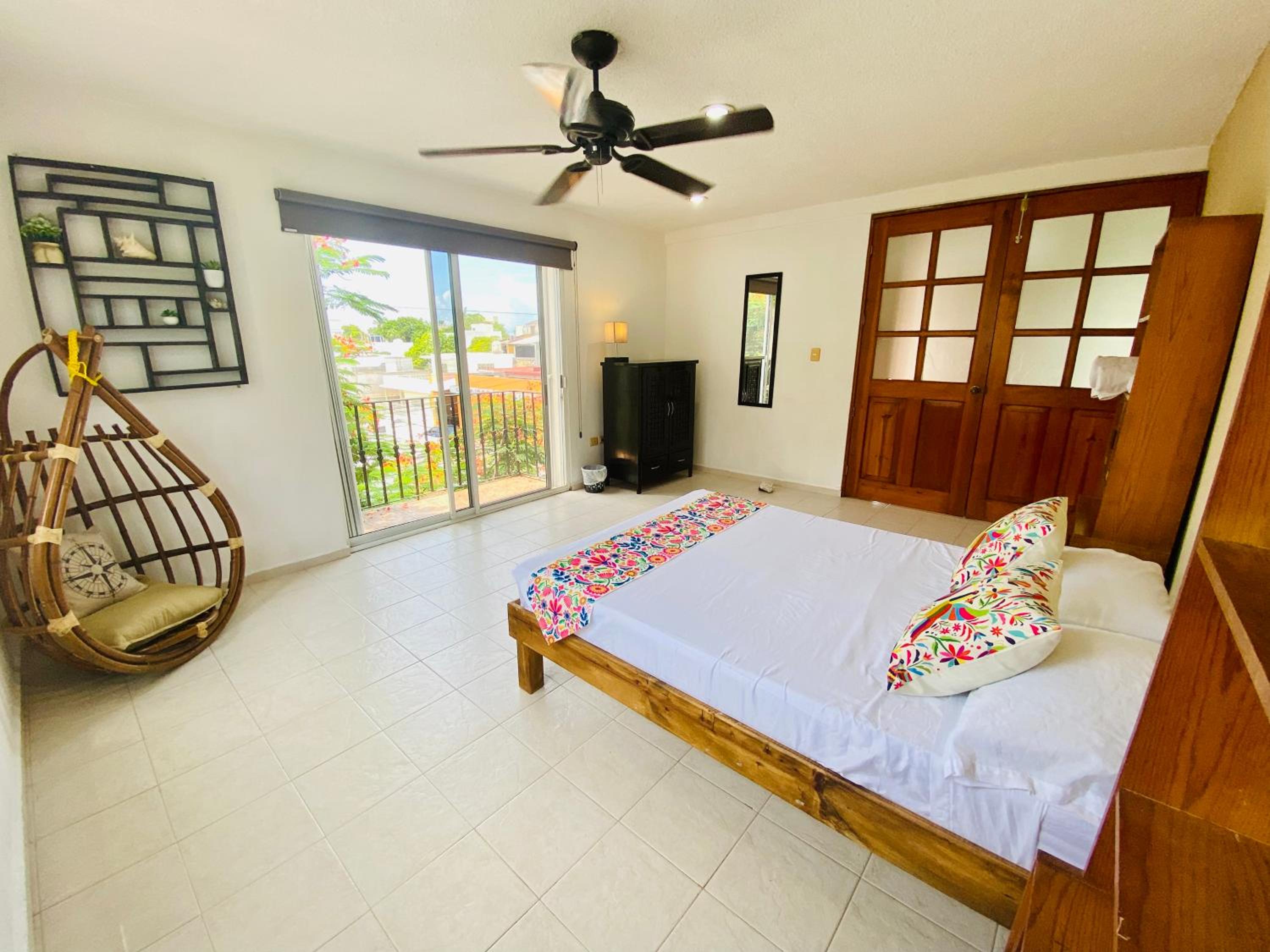 Double Room with Shared Bathroom photo 2