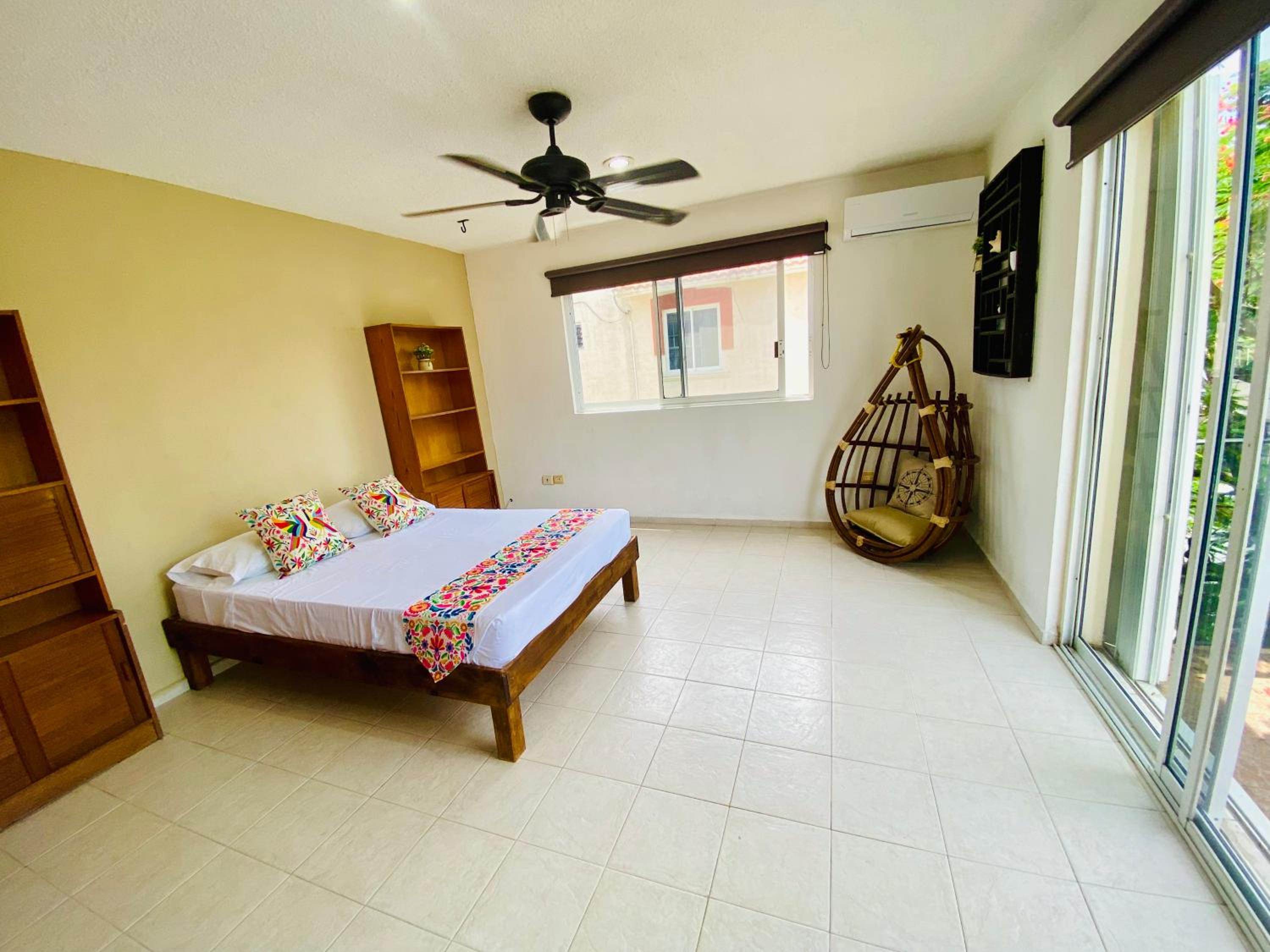 Double Room with Shared Bathroom photo 3