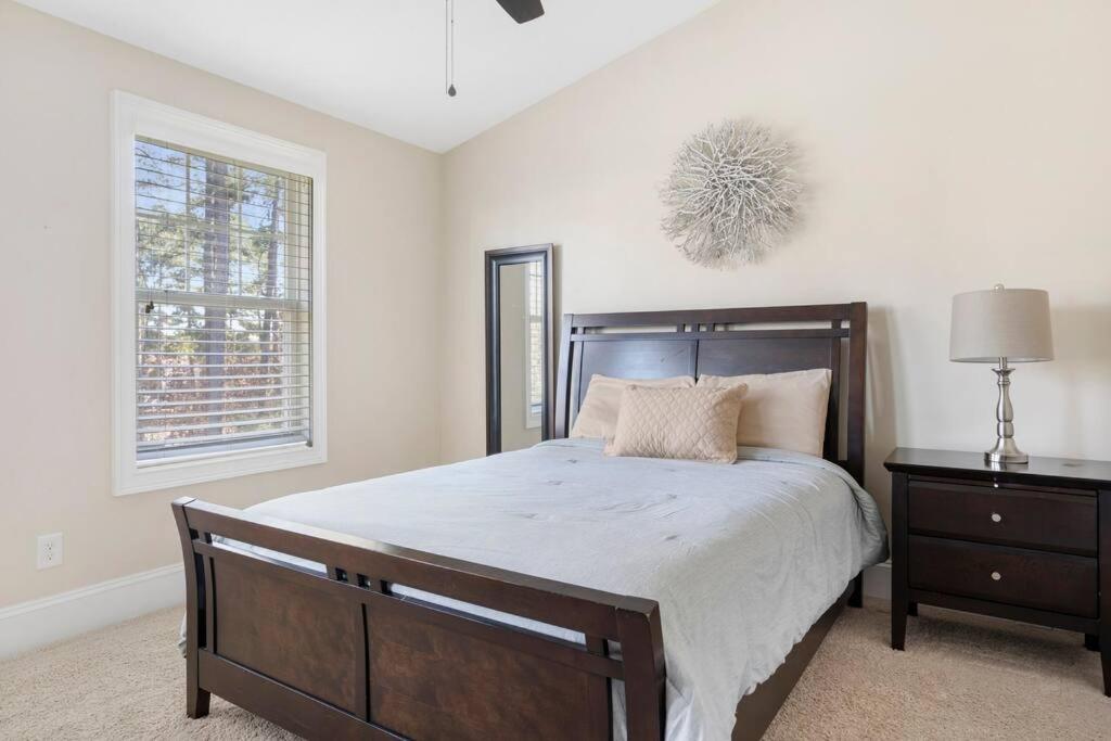 Three-Bedroom House photo 3