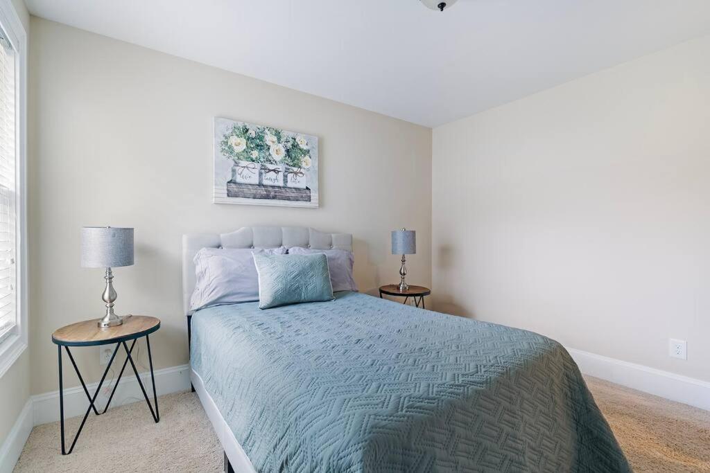 Three-Bedroom House photo 1