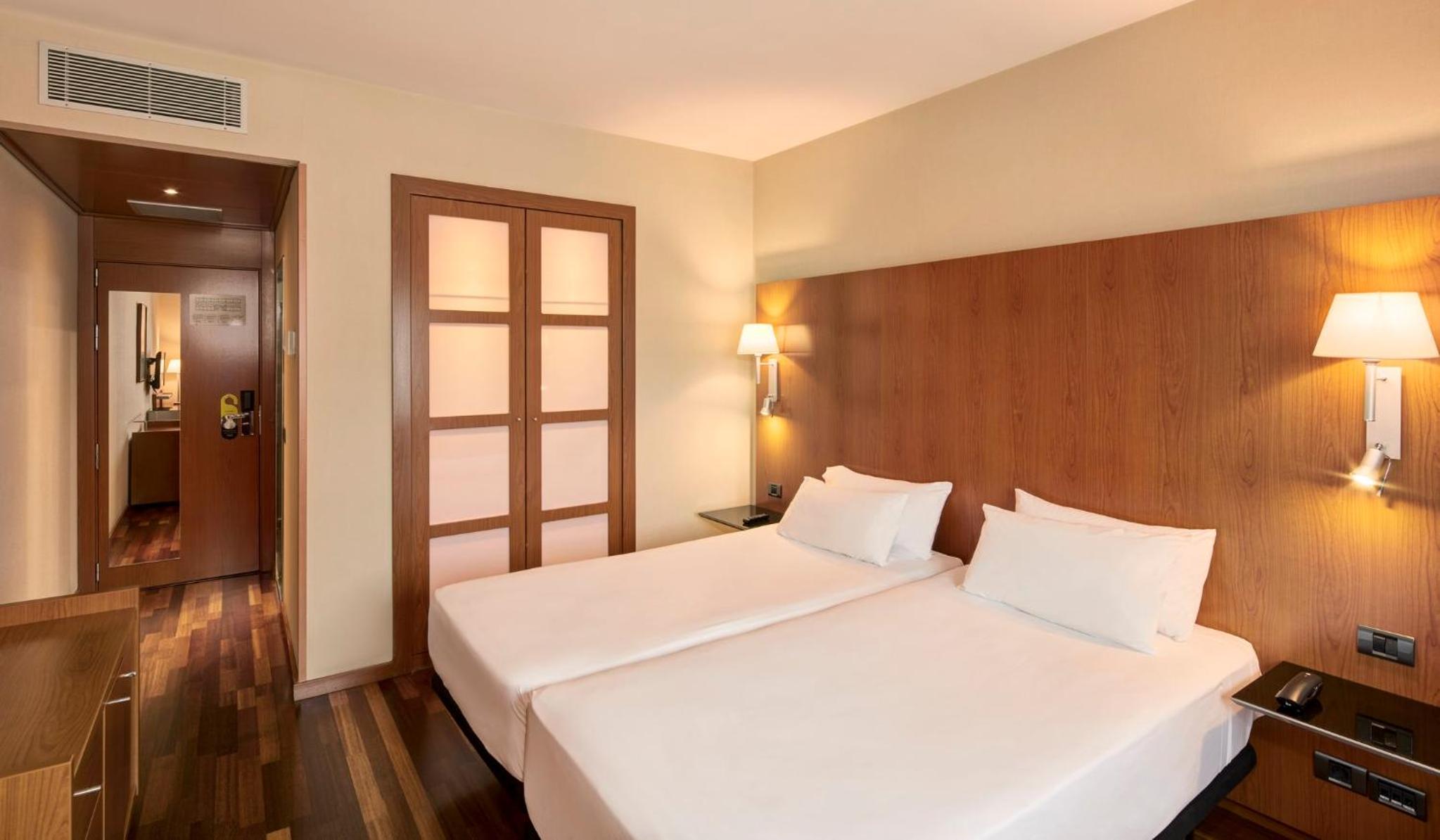 Twin Room - Photo 5