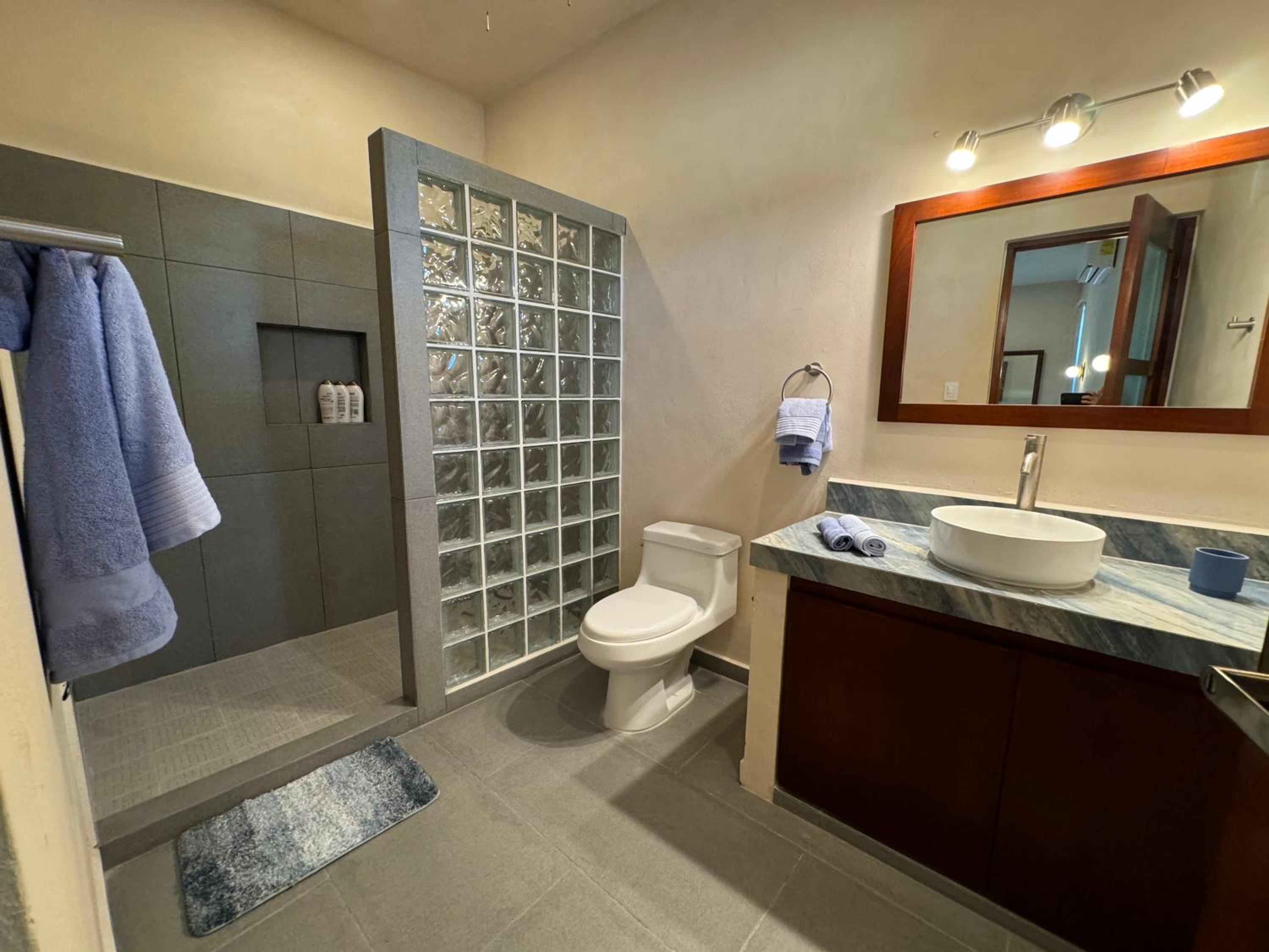 Three-Bedroom Apartment With Ocean View photo 3