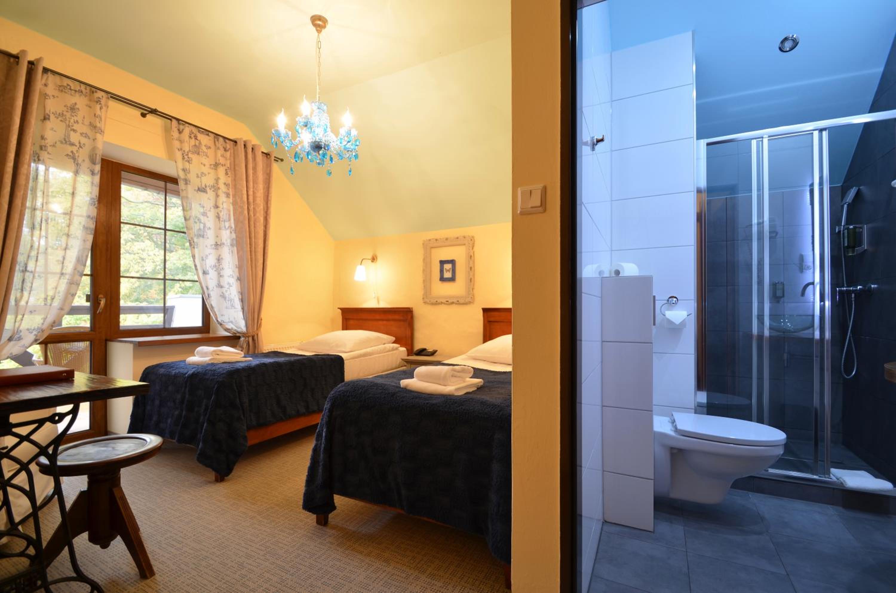Standard Twin Room - Photo 3