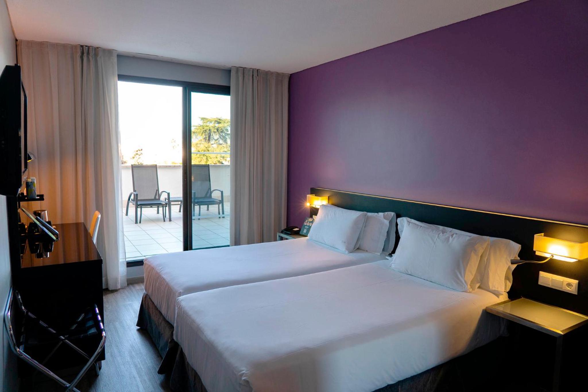 Twin Room - Photo 2