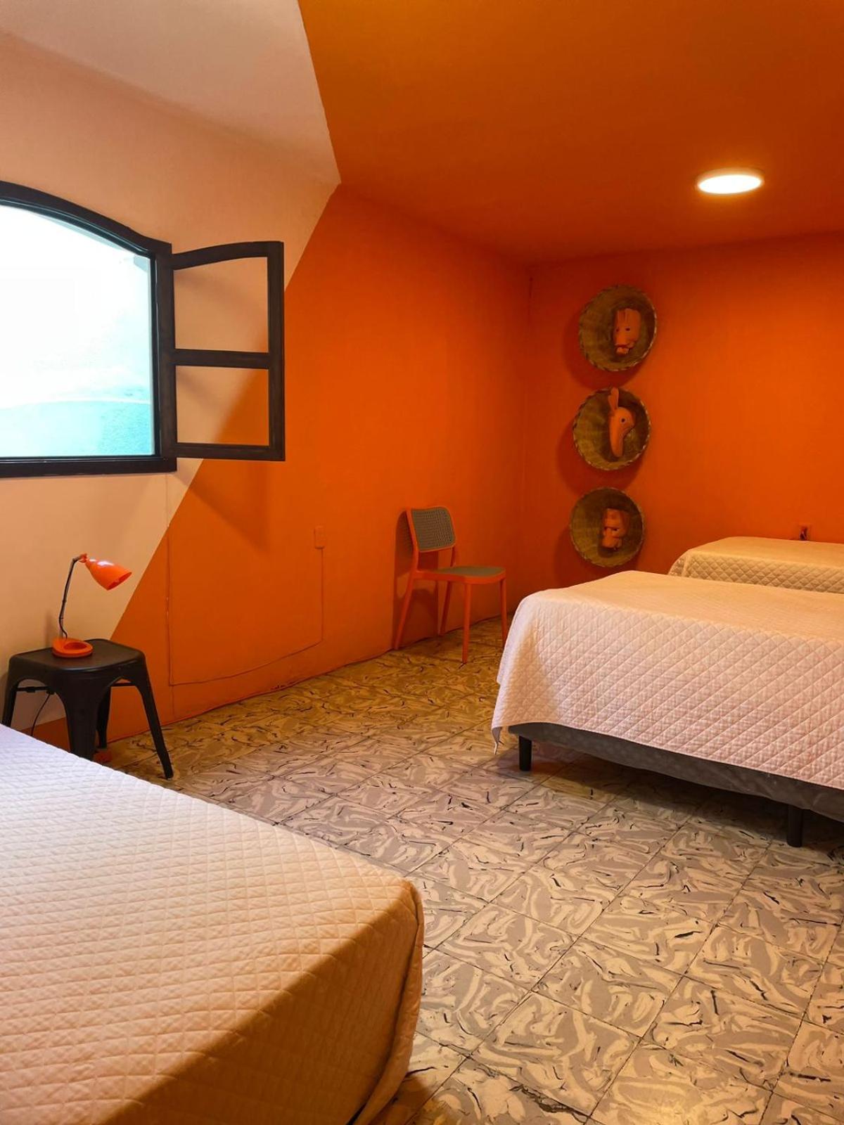 Basic Triple Room with Shared Bathroom - Photo 4