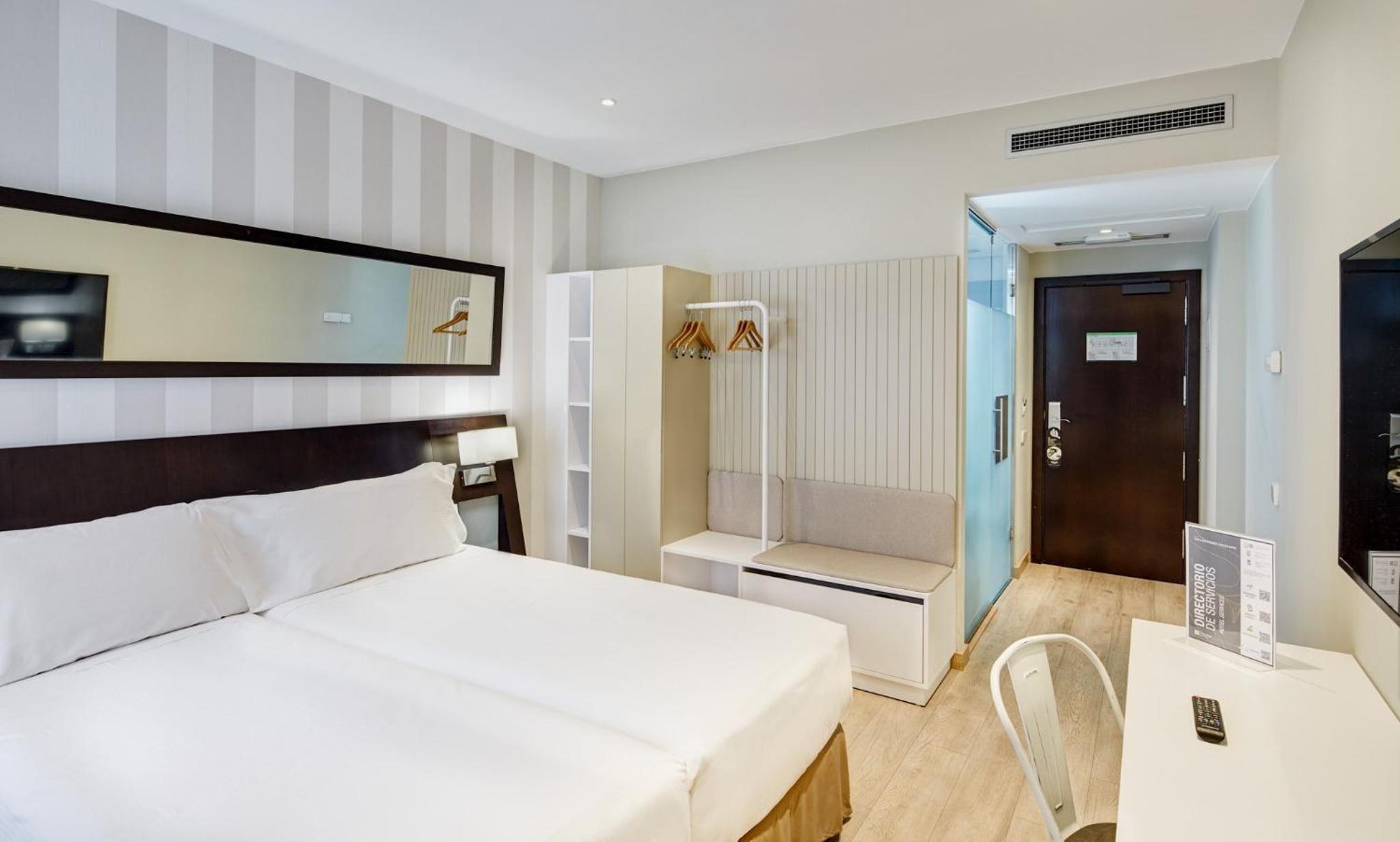 Superior Double or Twin Room - Photo 7